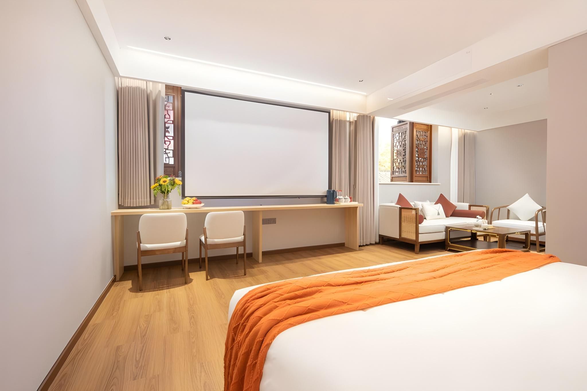 Luxurious Master Suite
