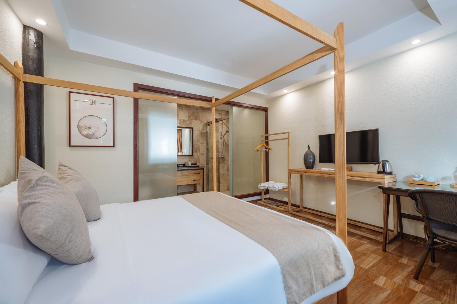 Lane Suite
