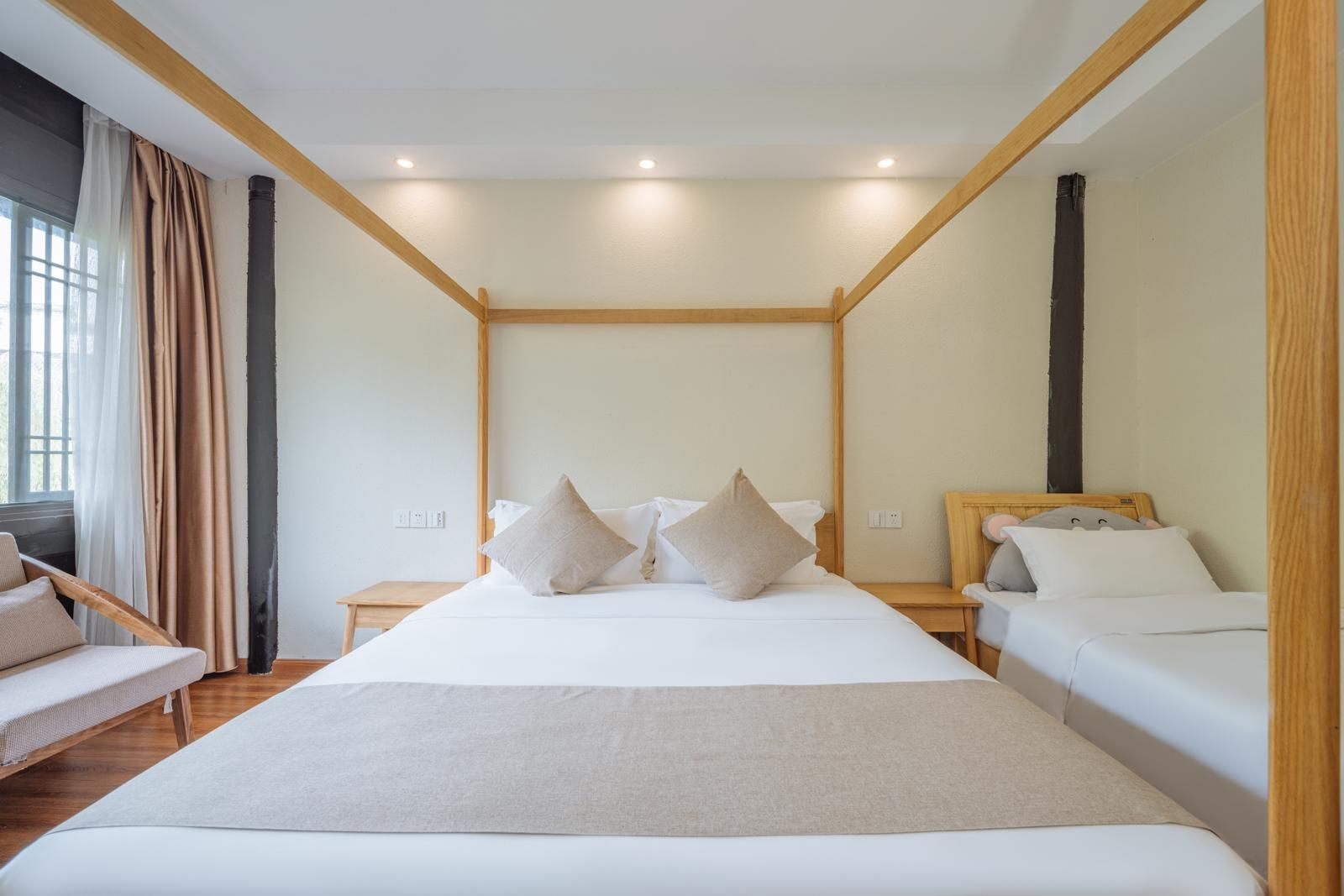 Suite - Lower Floor
