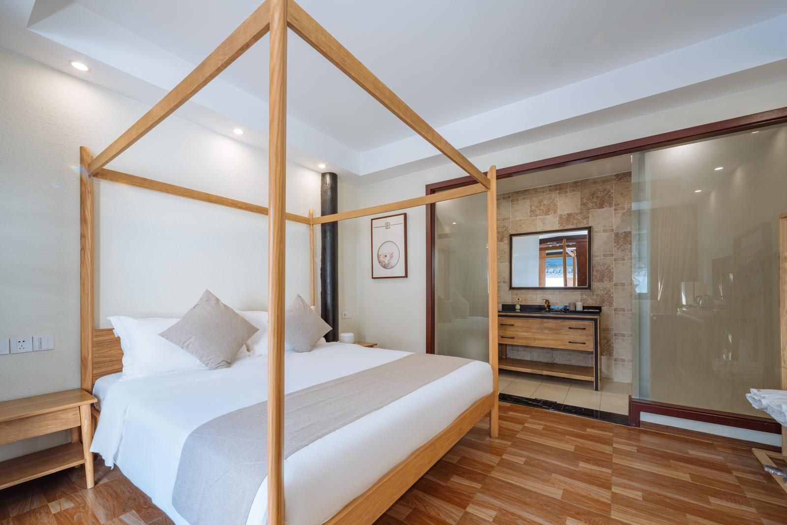 Lane Suite