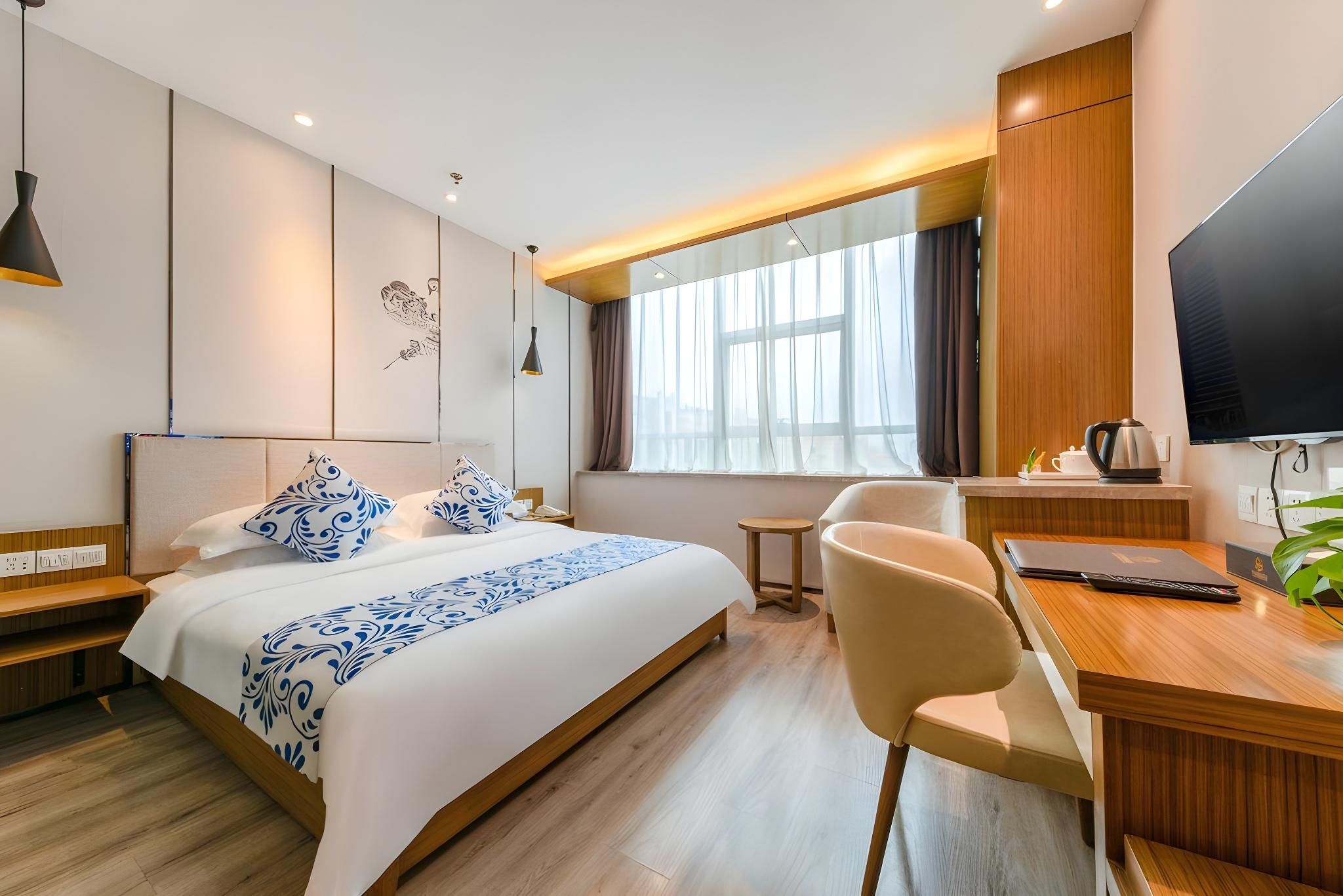 Standard Queen Room