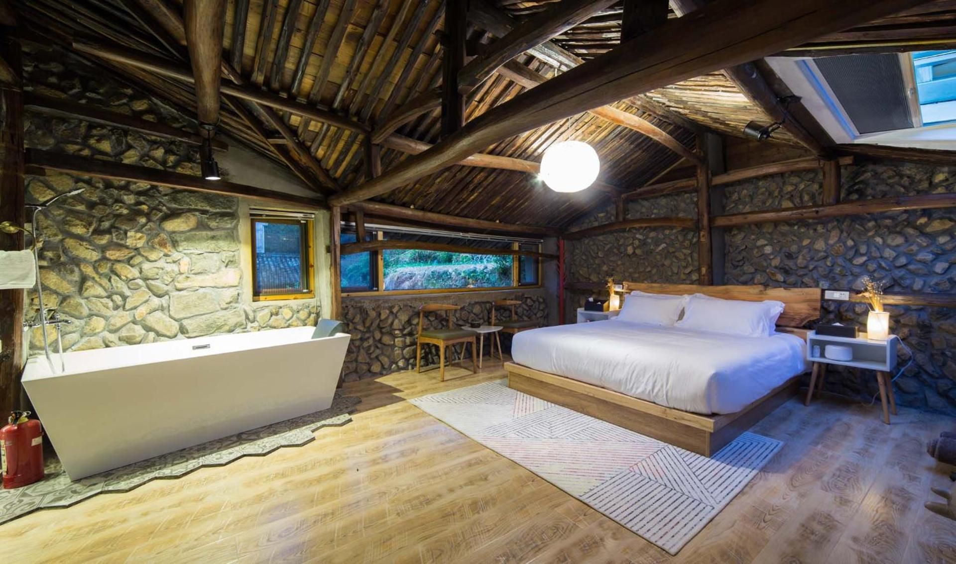 King Room with Mountain View