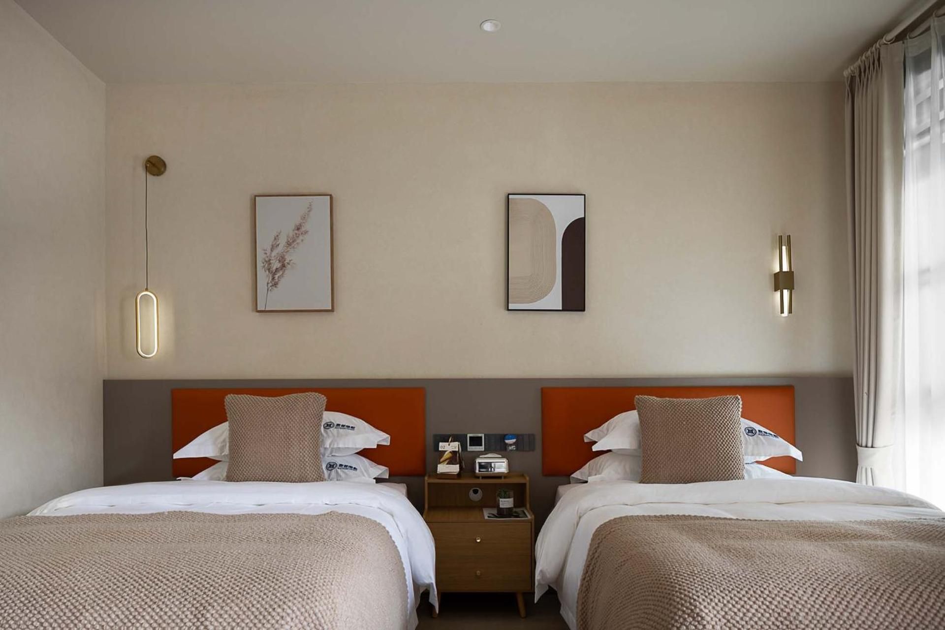 Standard Twin Room
