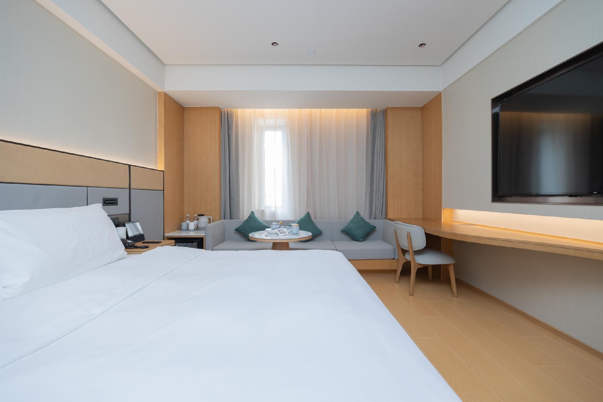 Huazhu - Room With Bed