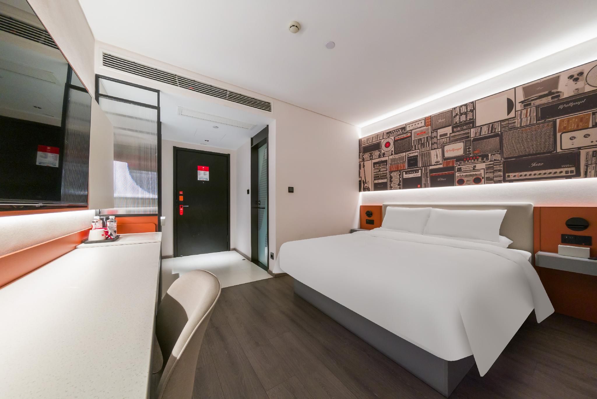 Huazhu - Superior BedRoom