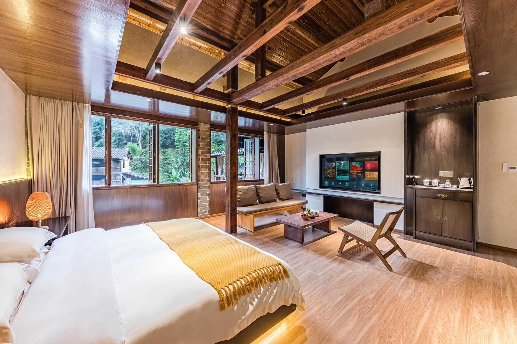 Mountain View King Room
