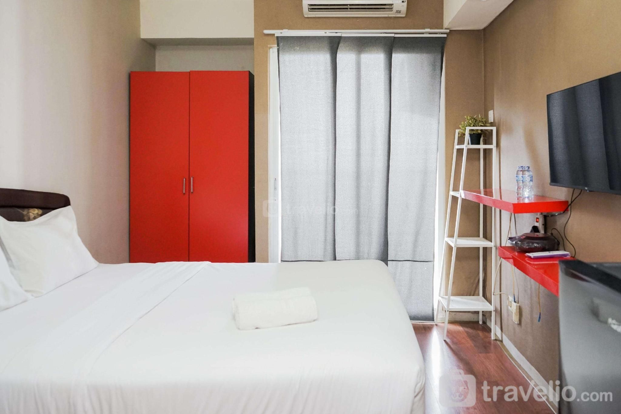 Comfy Modern Studio Serpong Greenview By Travelio