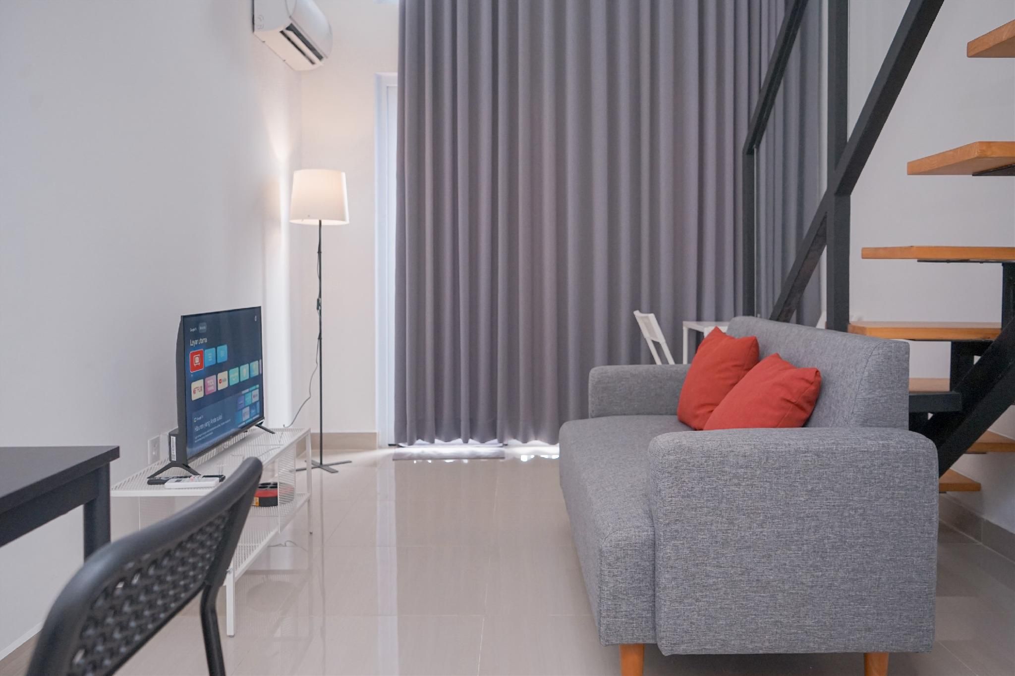 Homey Studio Loft at Kingland Avenue By Travelio