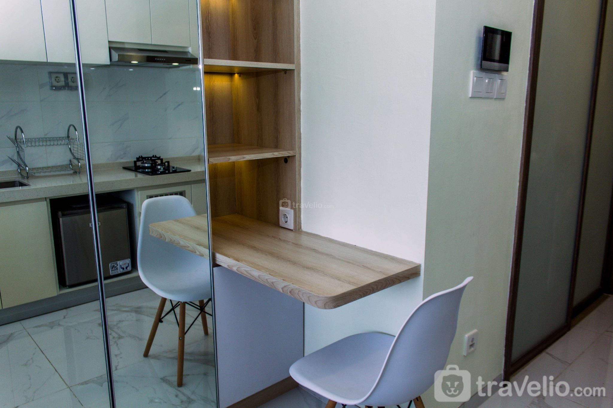 Studio with Cozy Design Sky House BSD By Travelio