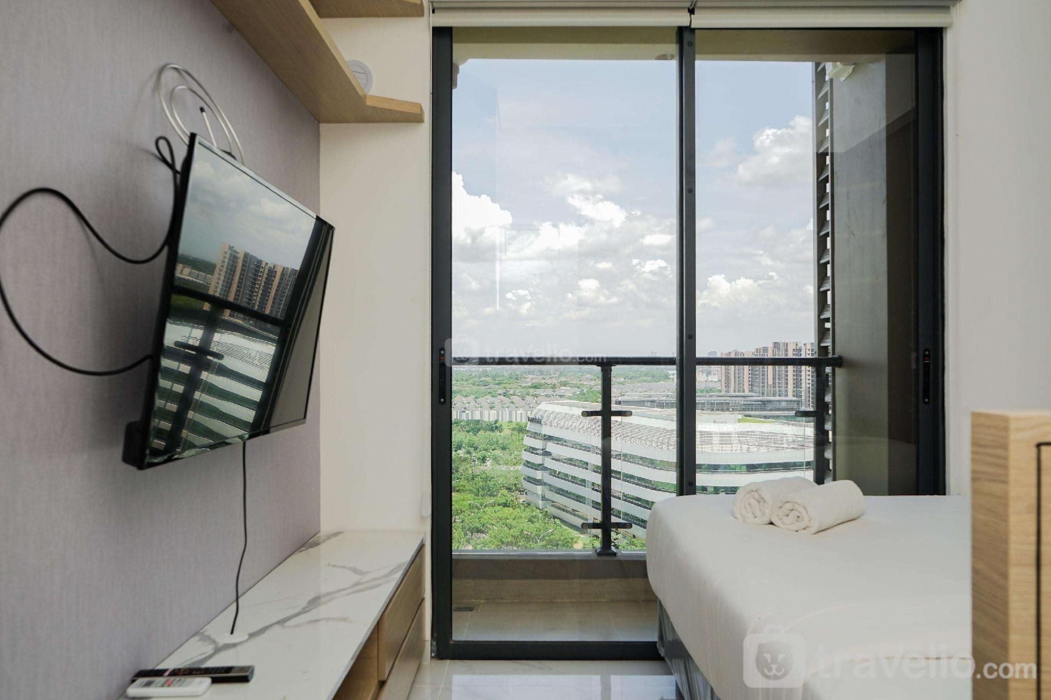 Simply Studio at Sky House BSD Apt By Travelio