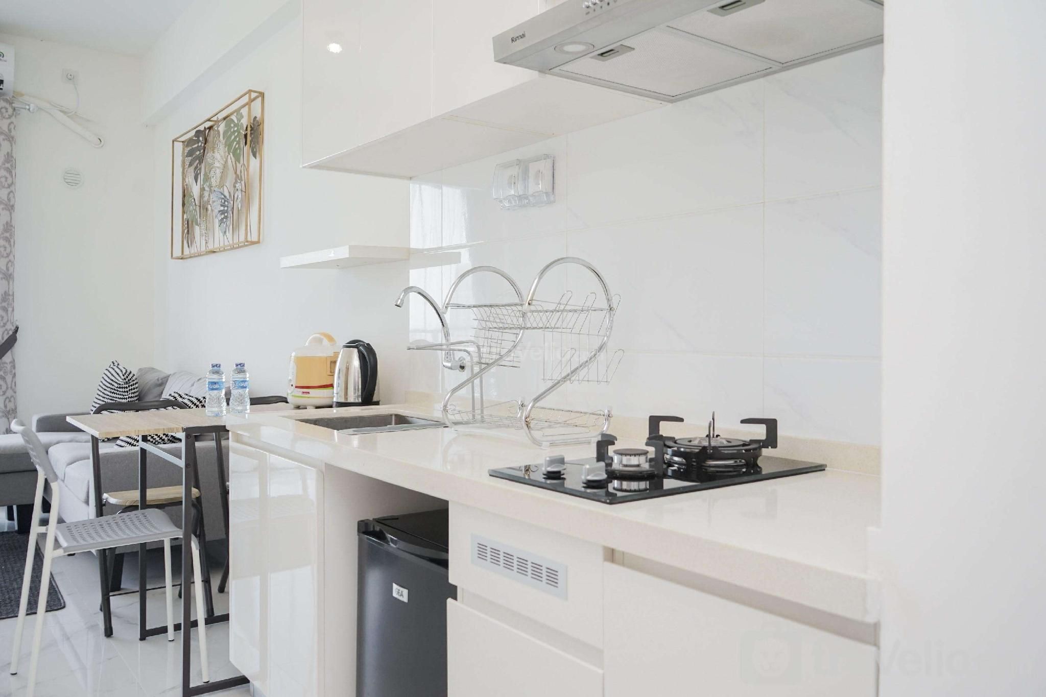 Comfrot 2BR at Sky House BSD Apartment By Travelio