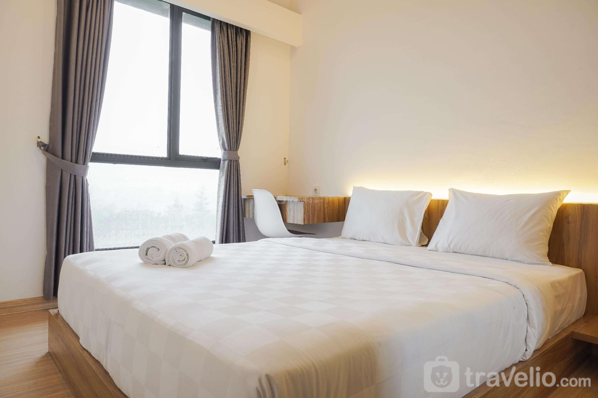 Comfortable Design 2BR Sky House BSD By Travelio