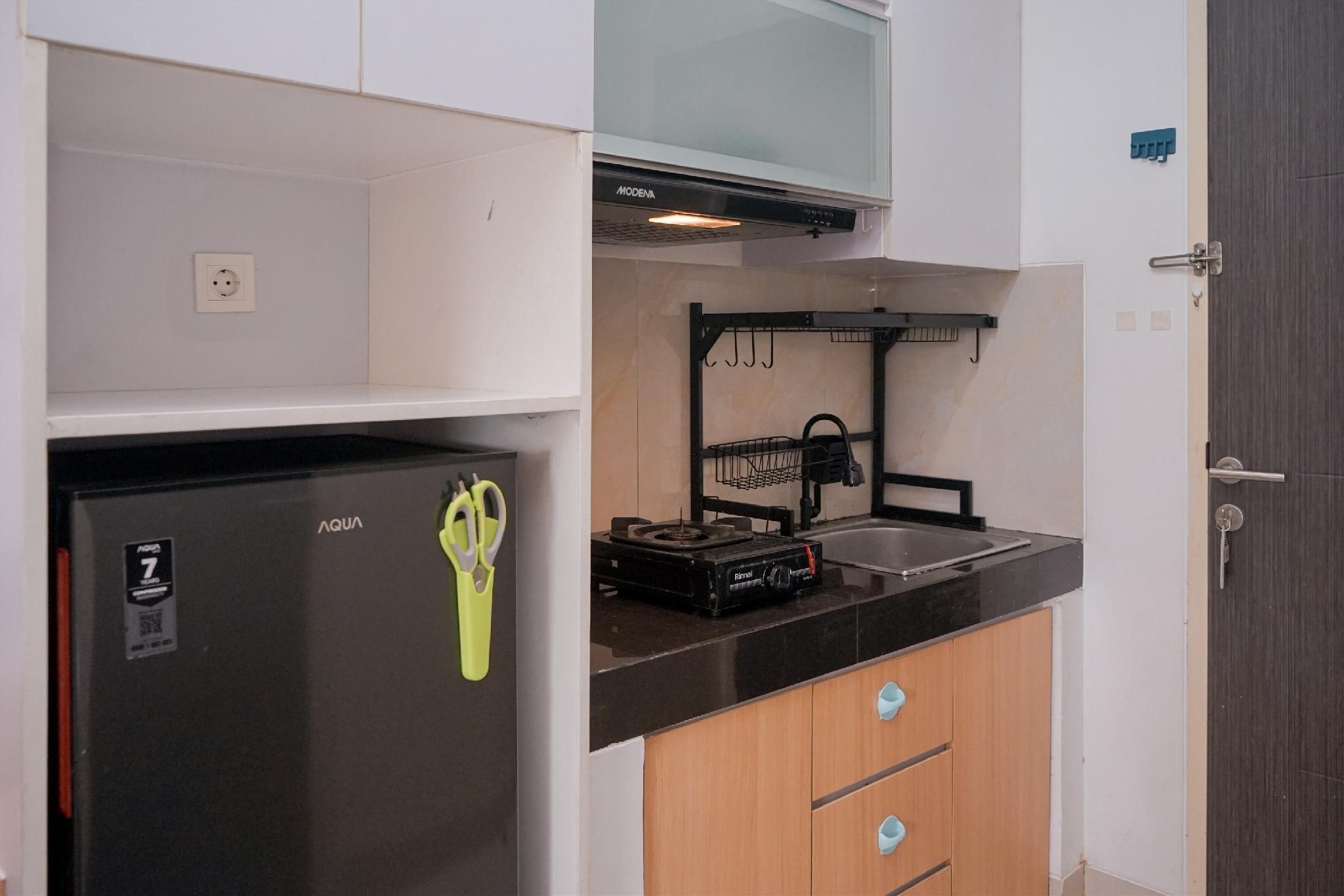 Warm Cozy Studio Apt at Serpong Garden By Travelio