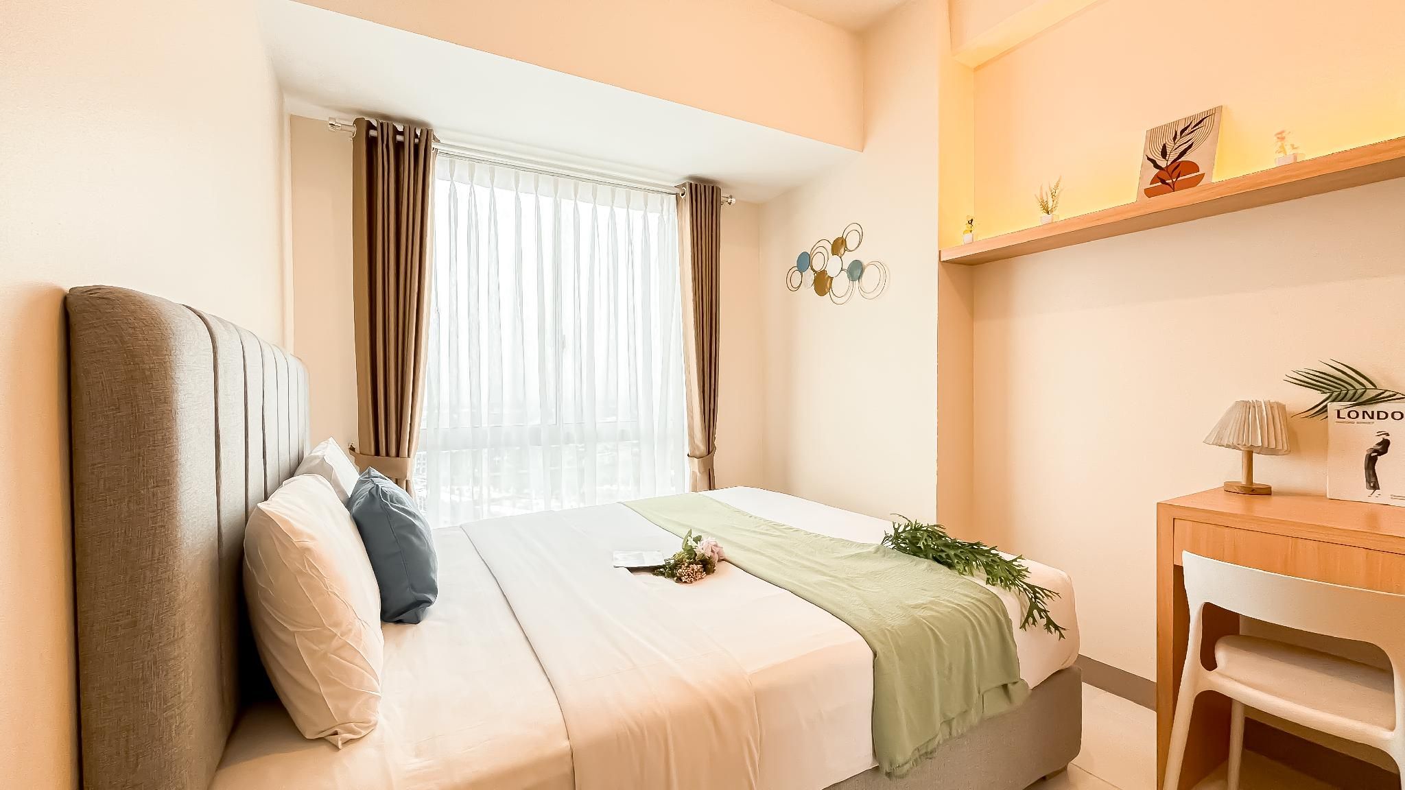 White Toned Style 2BR Tokyo Riverside By Travelio