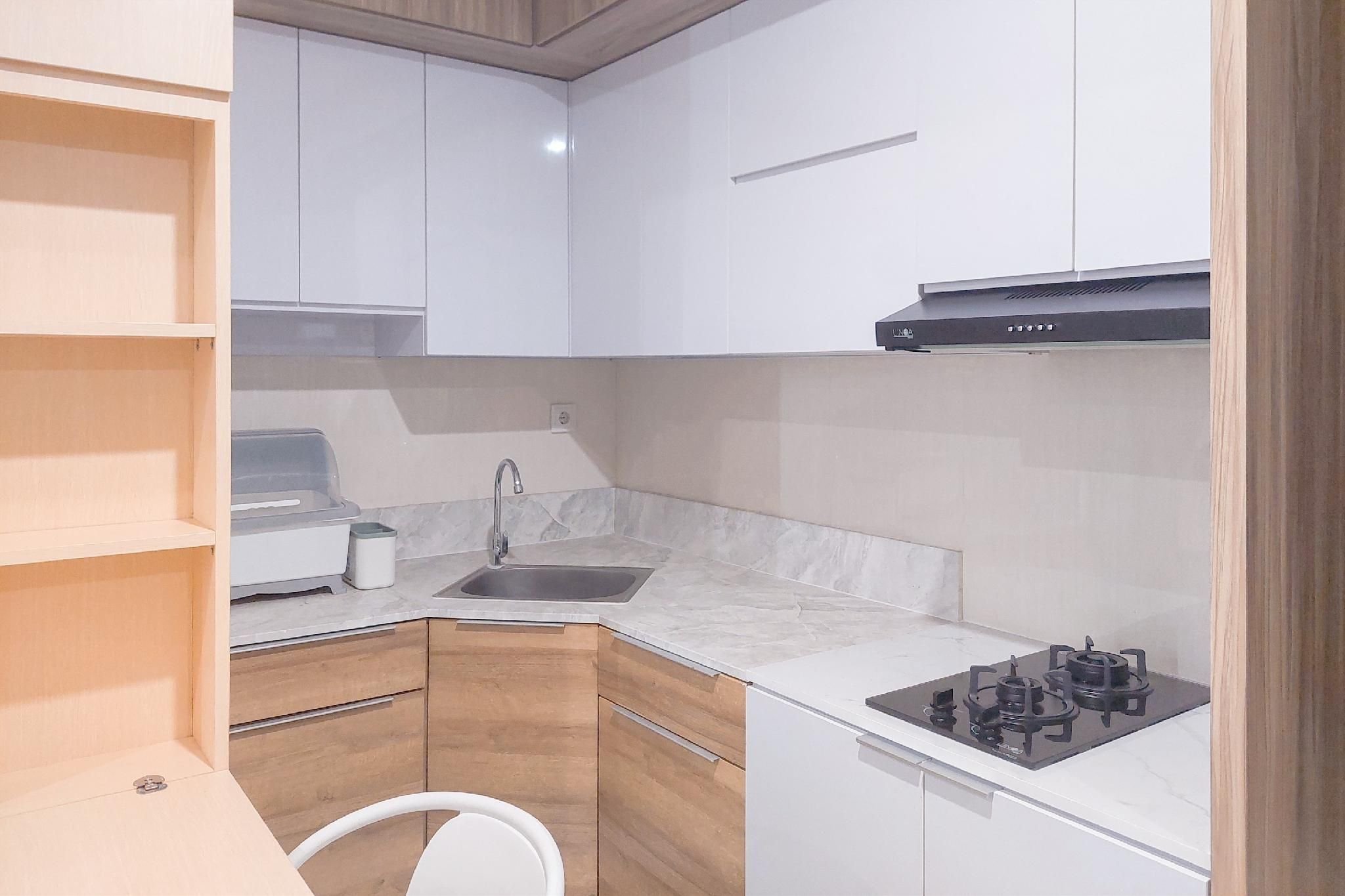 Homey 2BR at Collins Boulevard Apt By Travelio