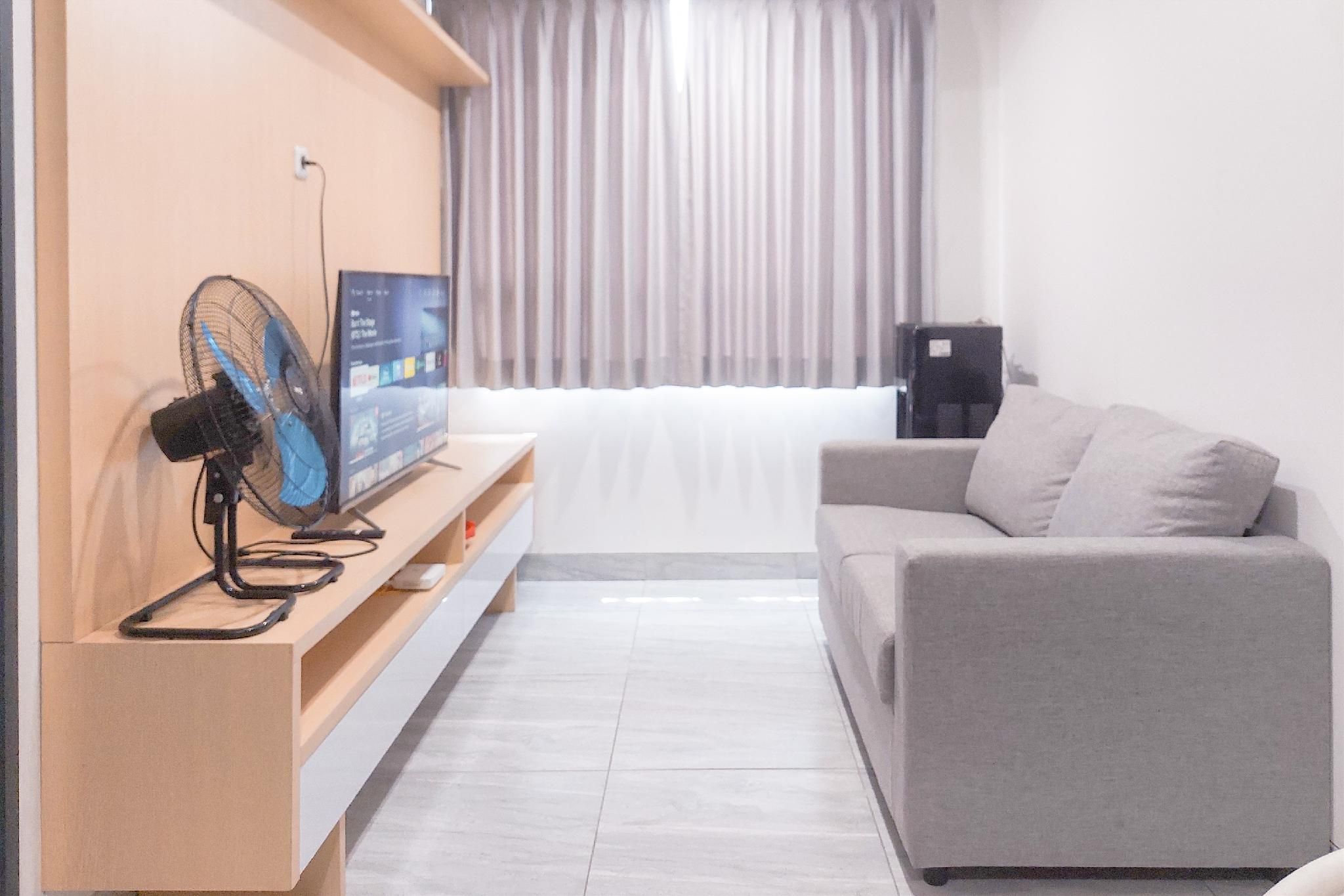 Homey 2BR at Collins Boulevard Apt By Travelio