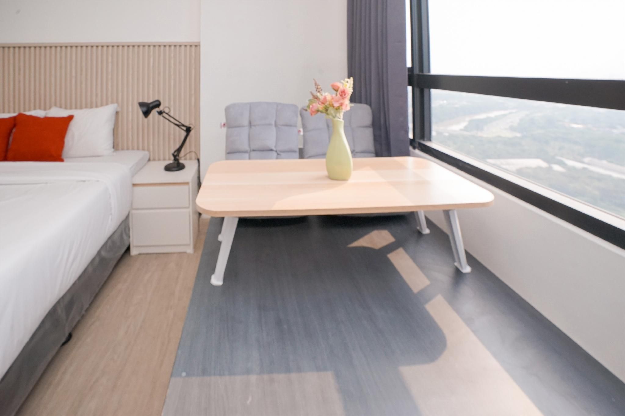 Comfortable Studio Collins Boulevard By Travelio