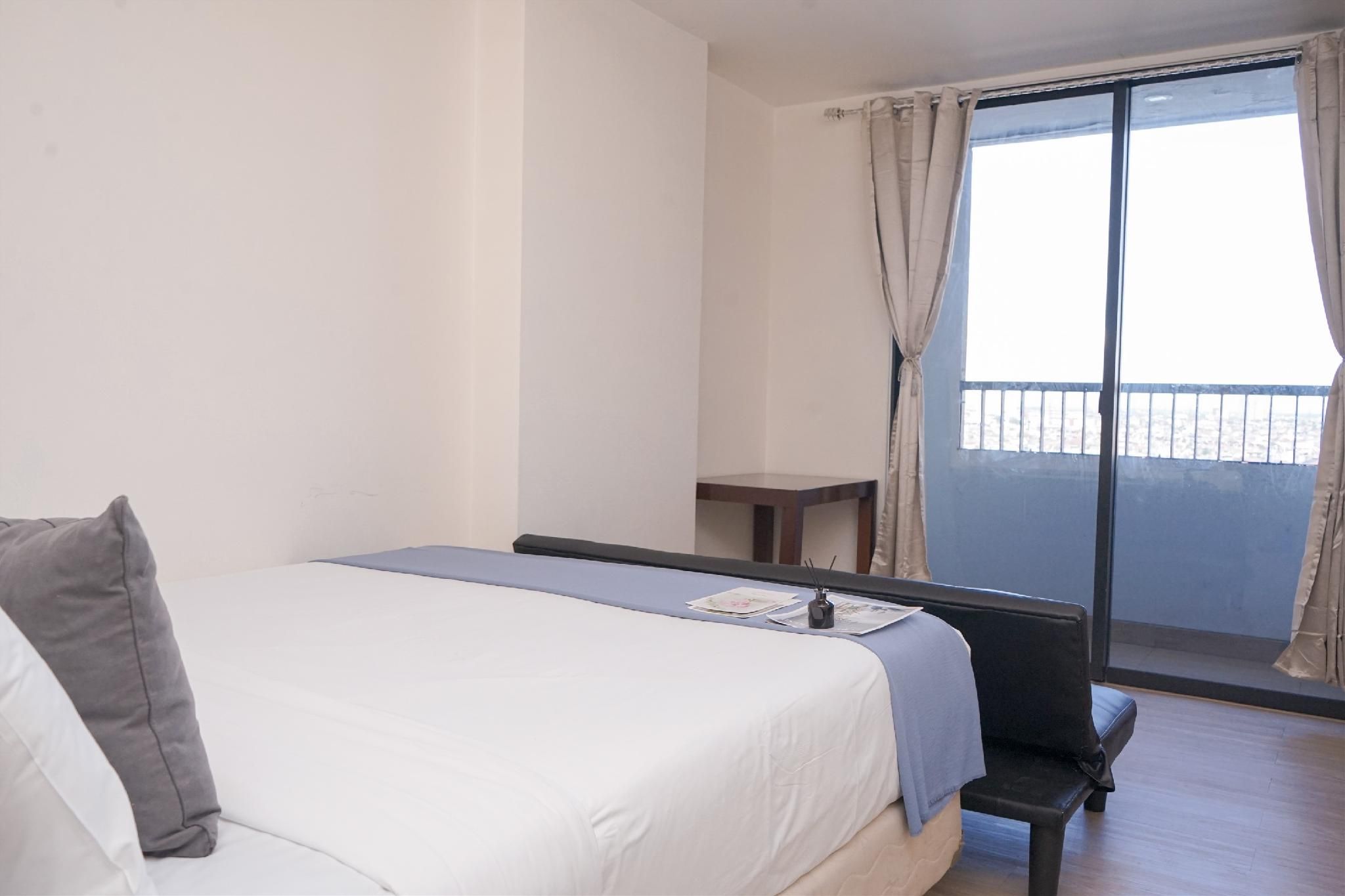 Good Deal Studio at Collins Boulevard By Travelio