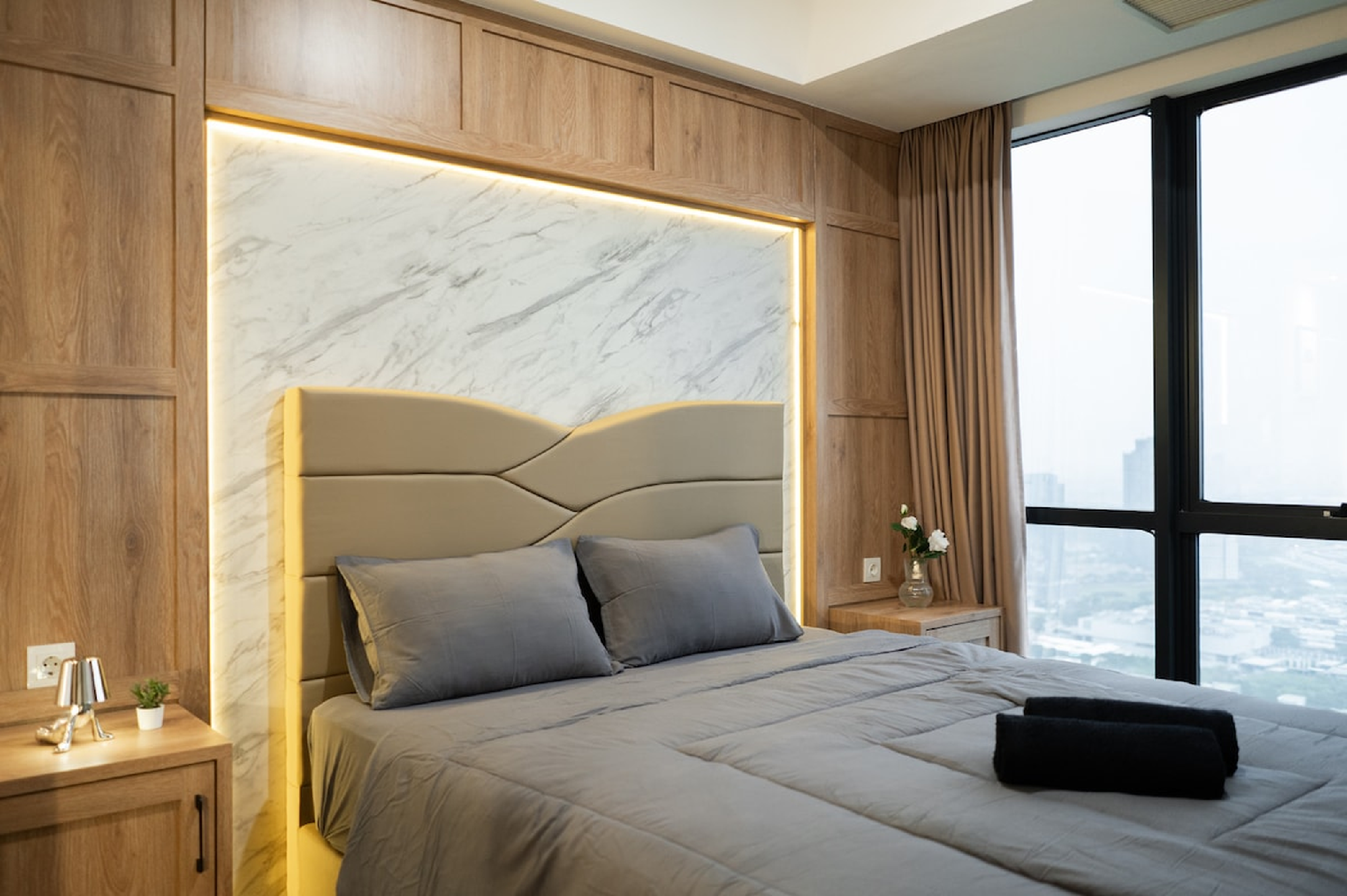 The Smith Luxury SkyView Apartments