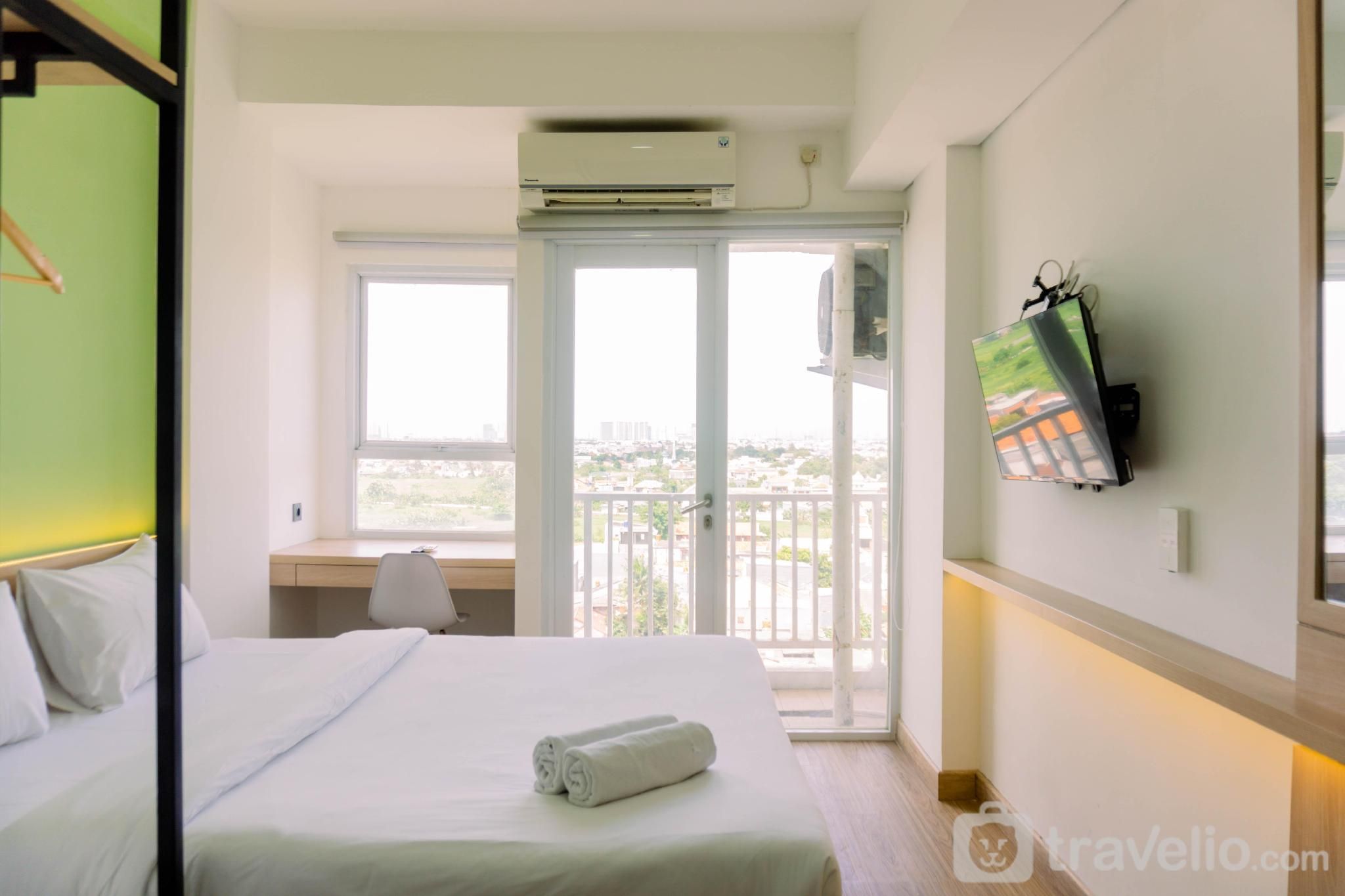 Homey and Cozy Living Studio Poris 88 By Travelio