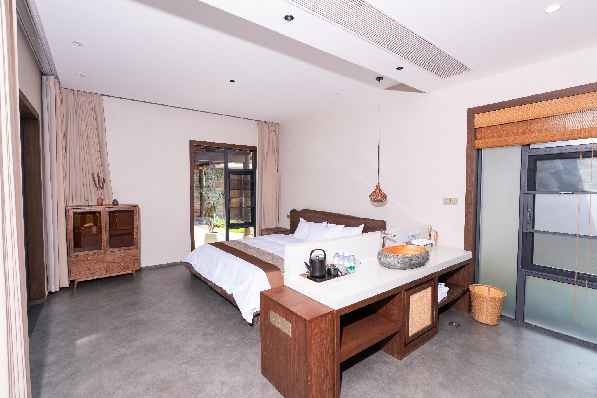 Corporate Superior King Room