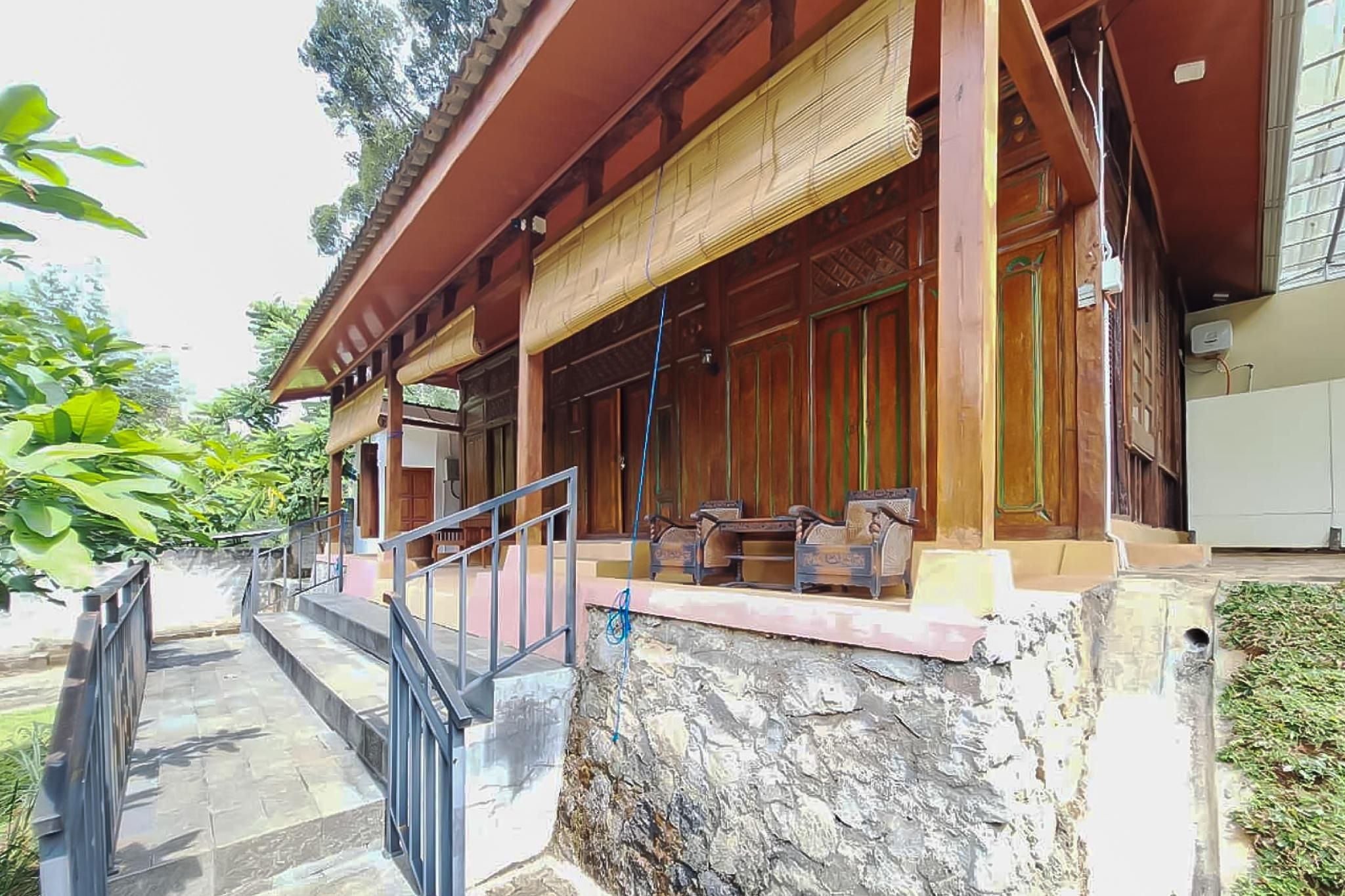 Urbanview Onengan Resort Family Room 6 People 2