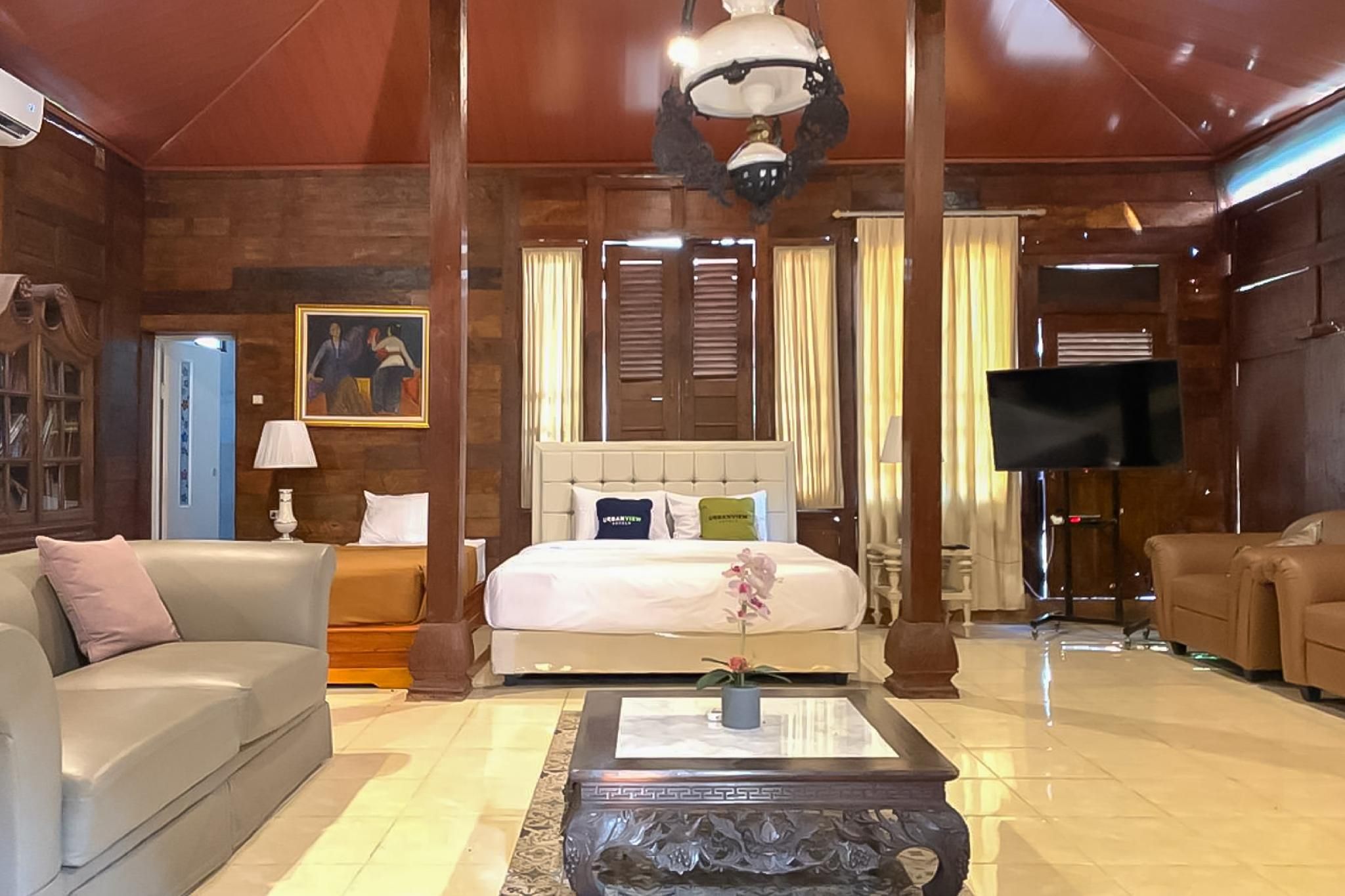 Urbanview Onengan Resort Family Room 6 People