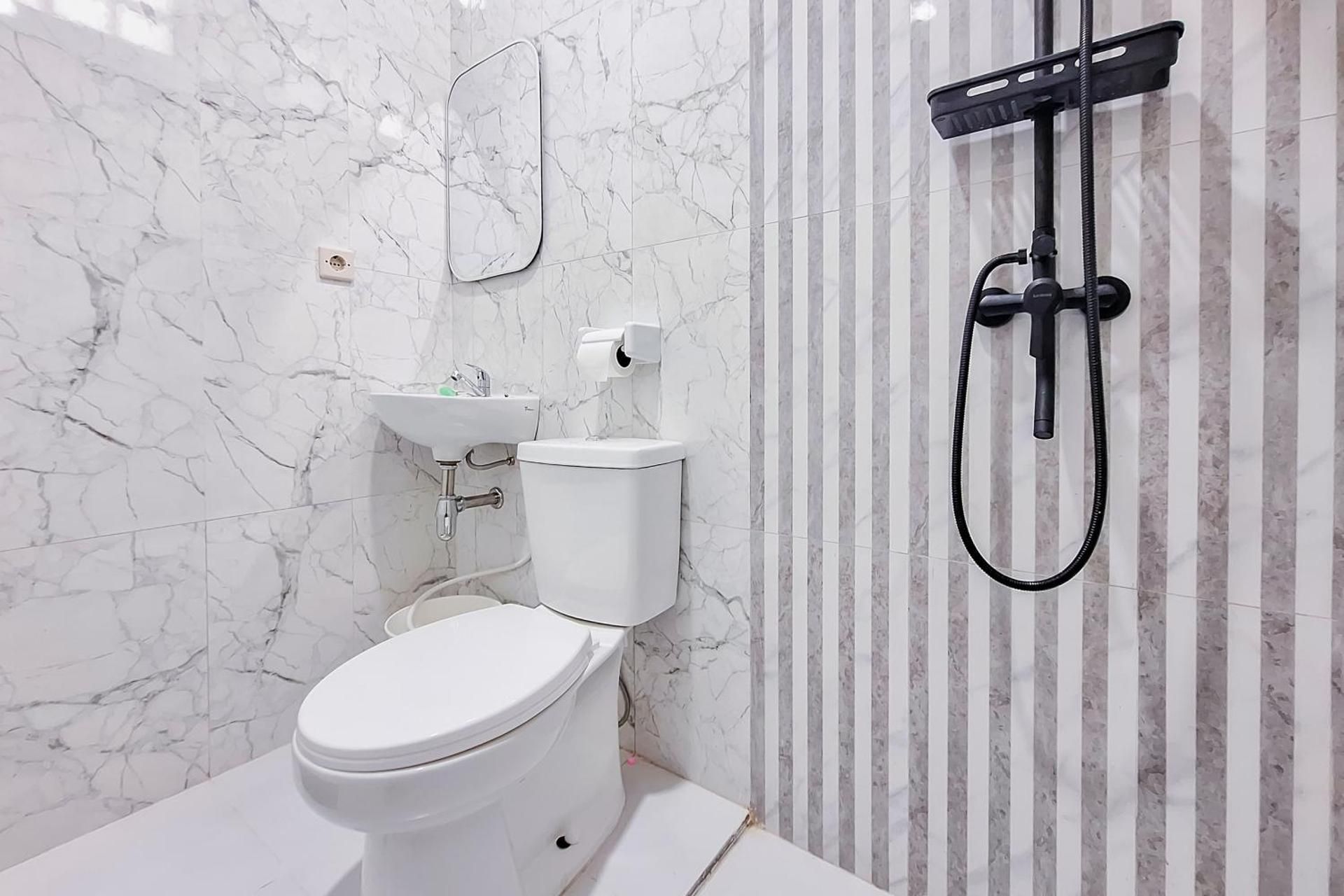 SANS Stay Onengan Inn Salatiga Single Room 2