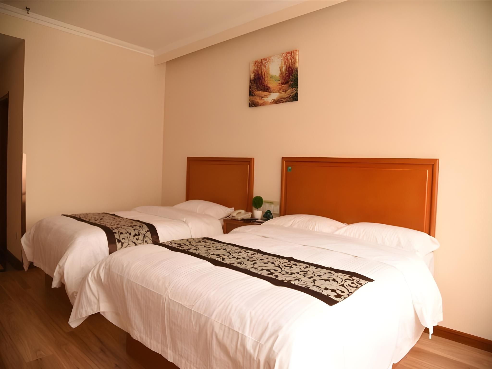 GreenTree Inn Baishan Linjiang Yalu River Express Hotel Family Room 2