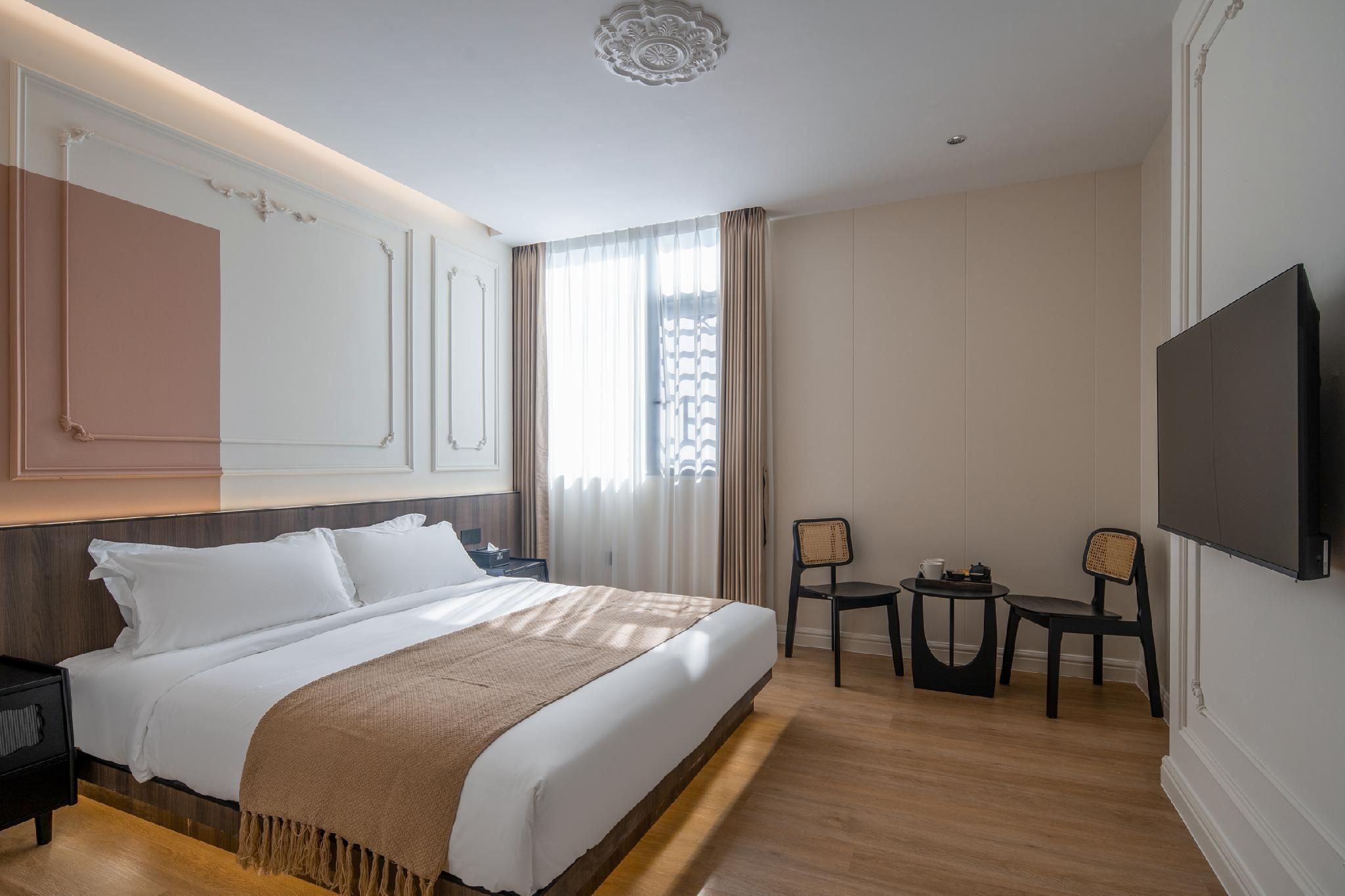 Huazhu - Room With Bed