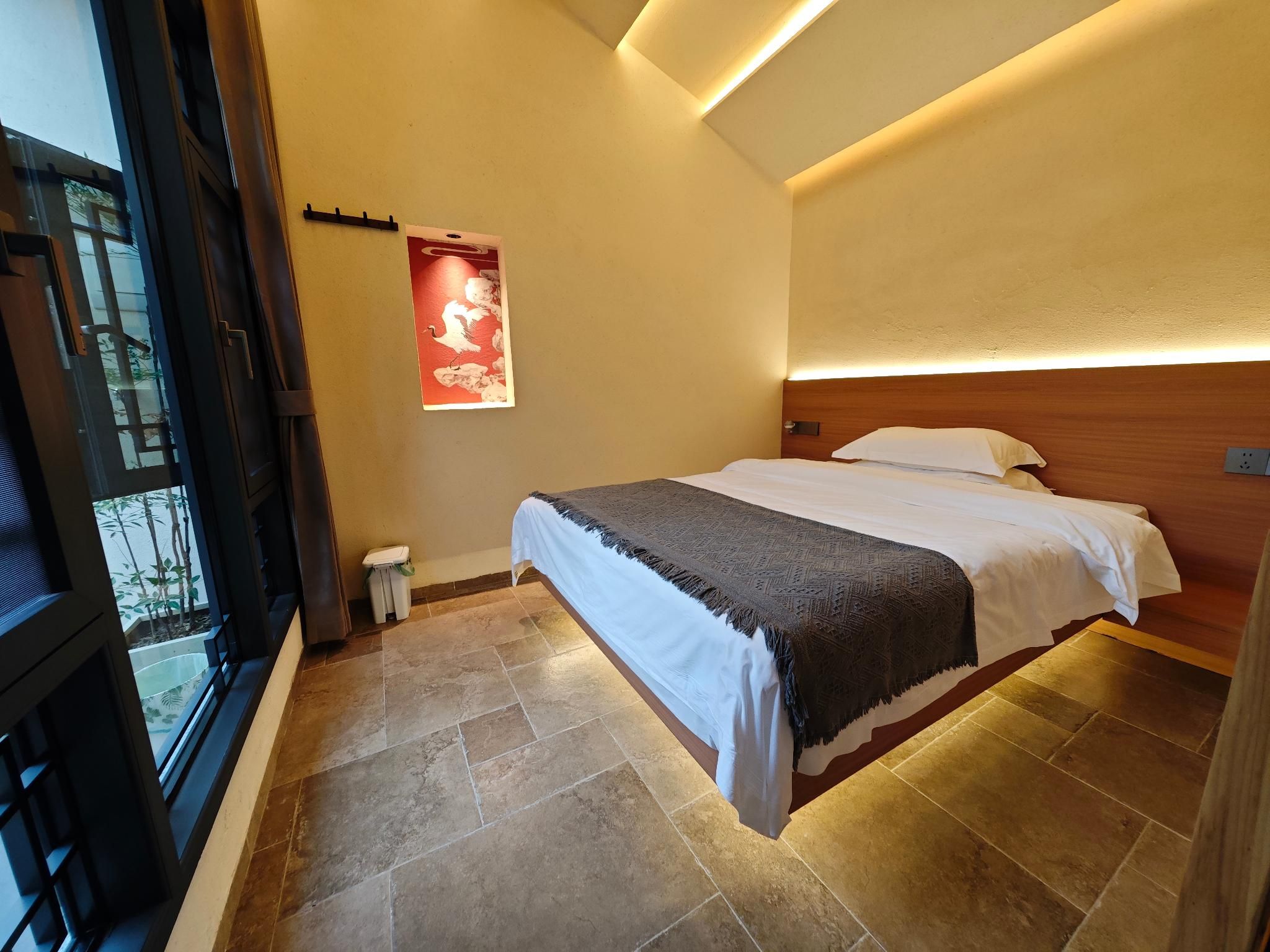 Courtyard Suite