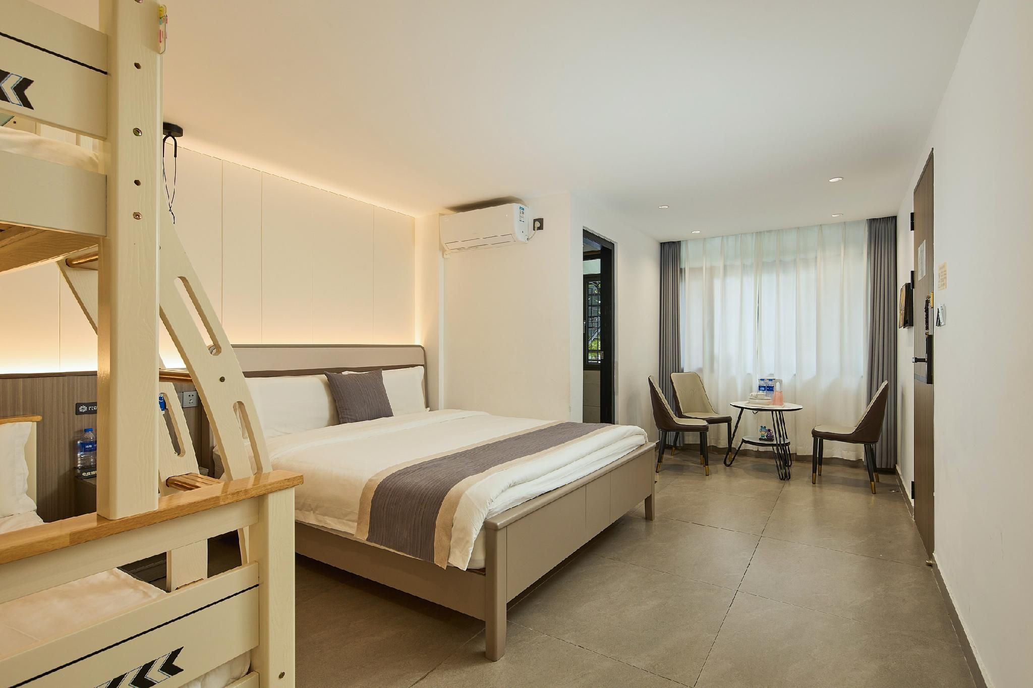 Triple Bed Room