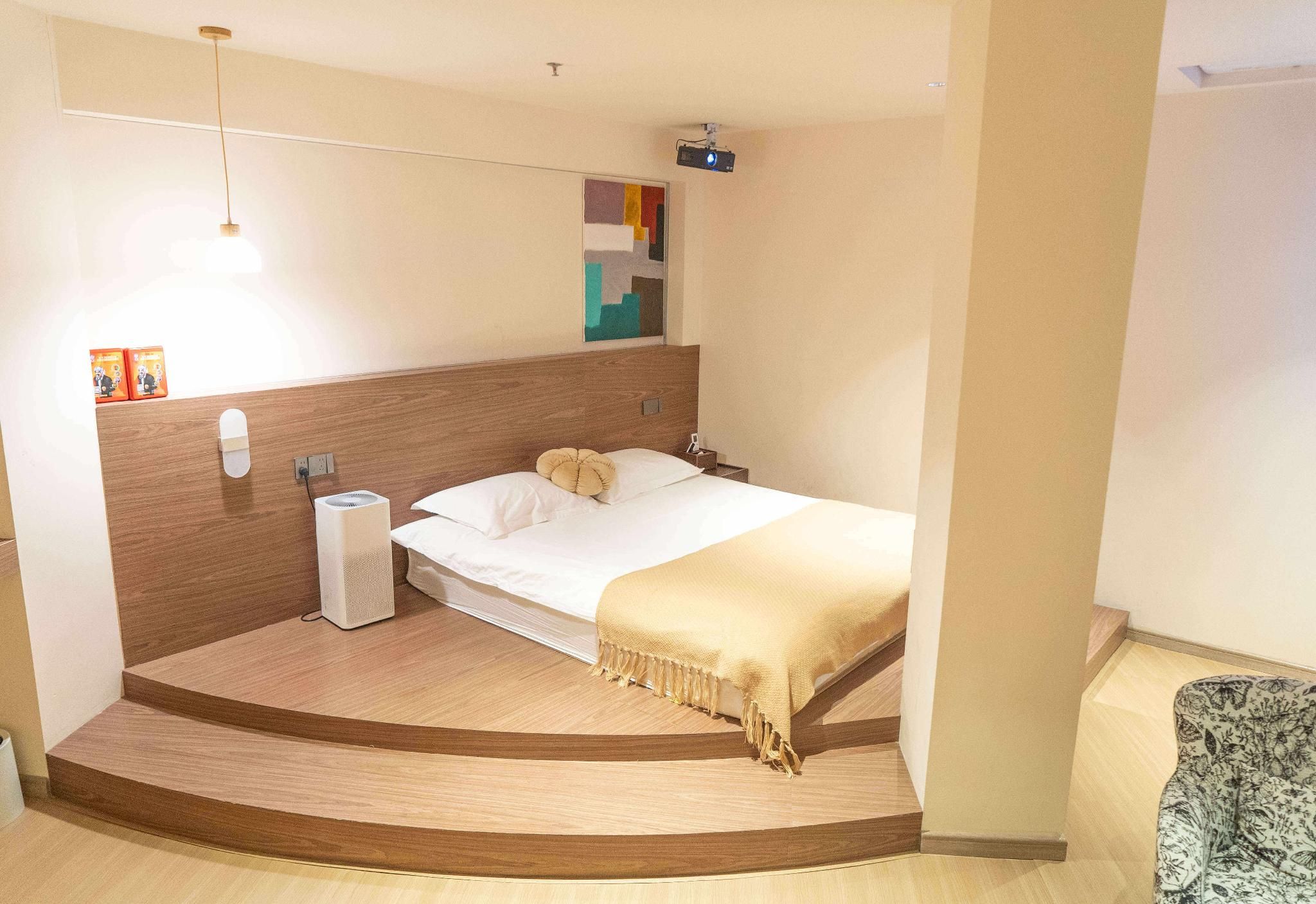 1 King Bed