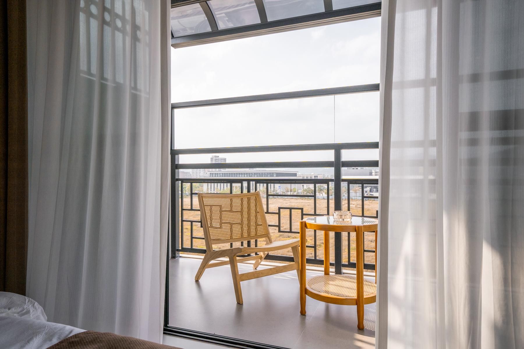 Queen Room with View