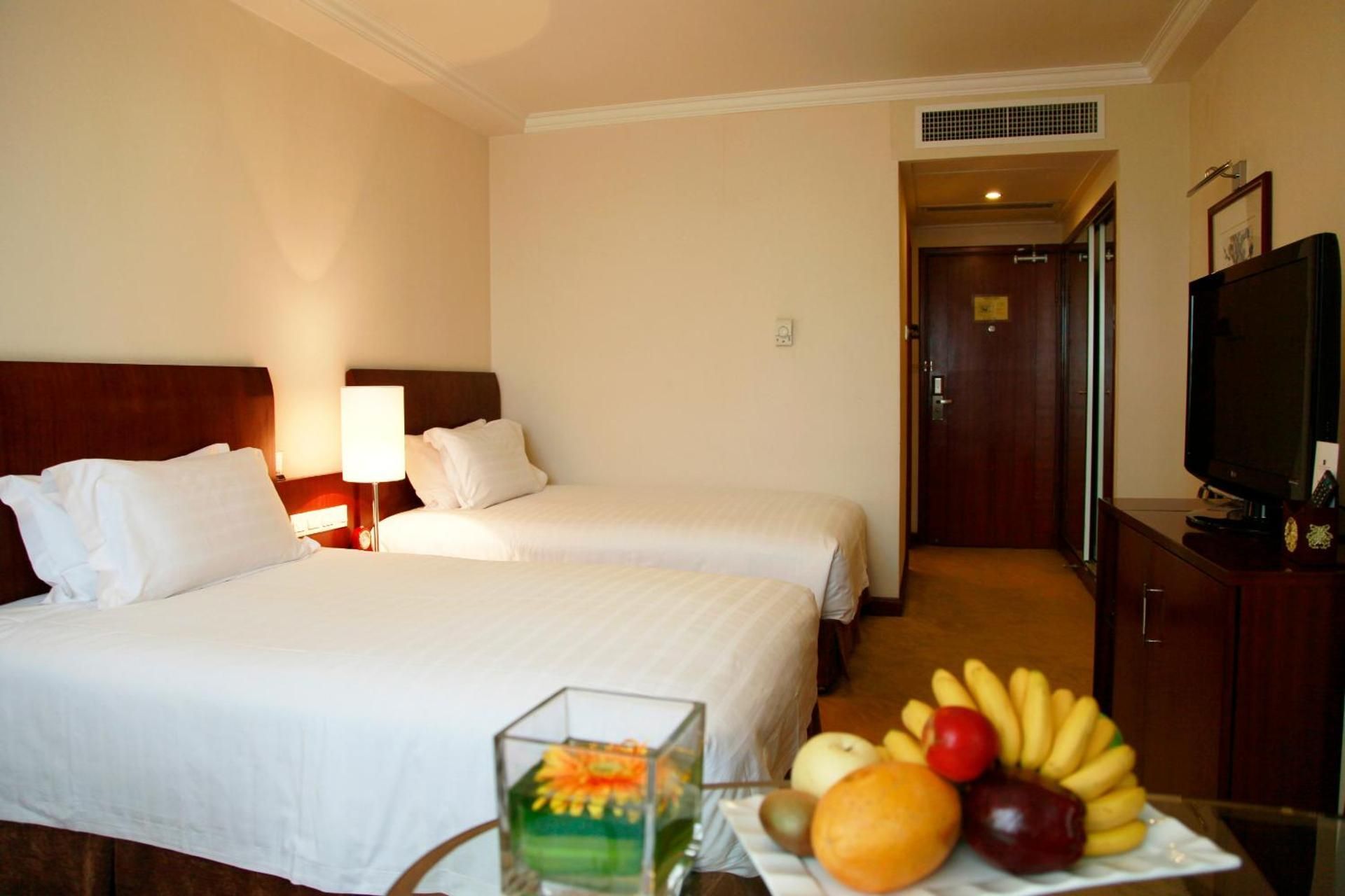 Business Suite with Two Beds