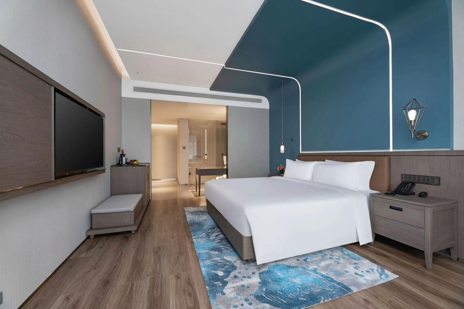 Elegant Double Room with City View