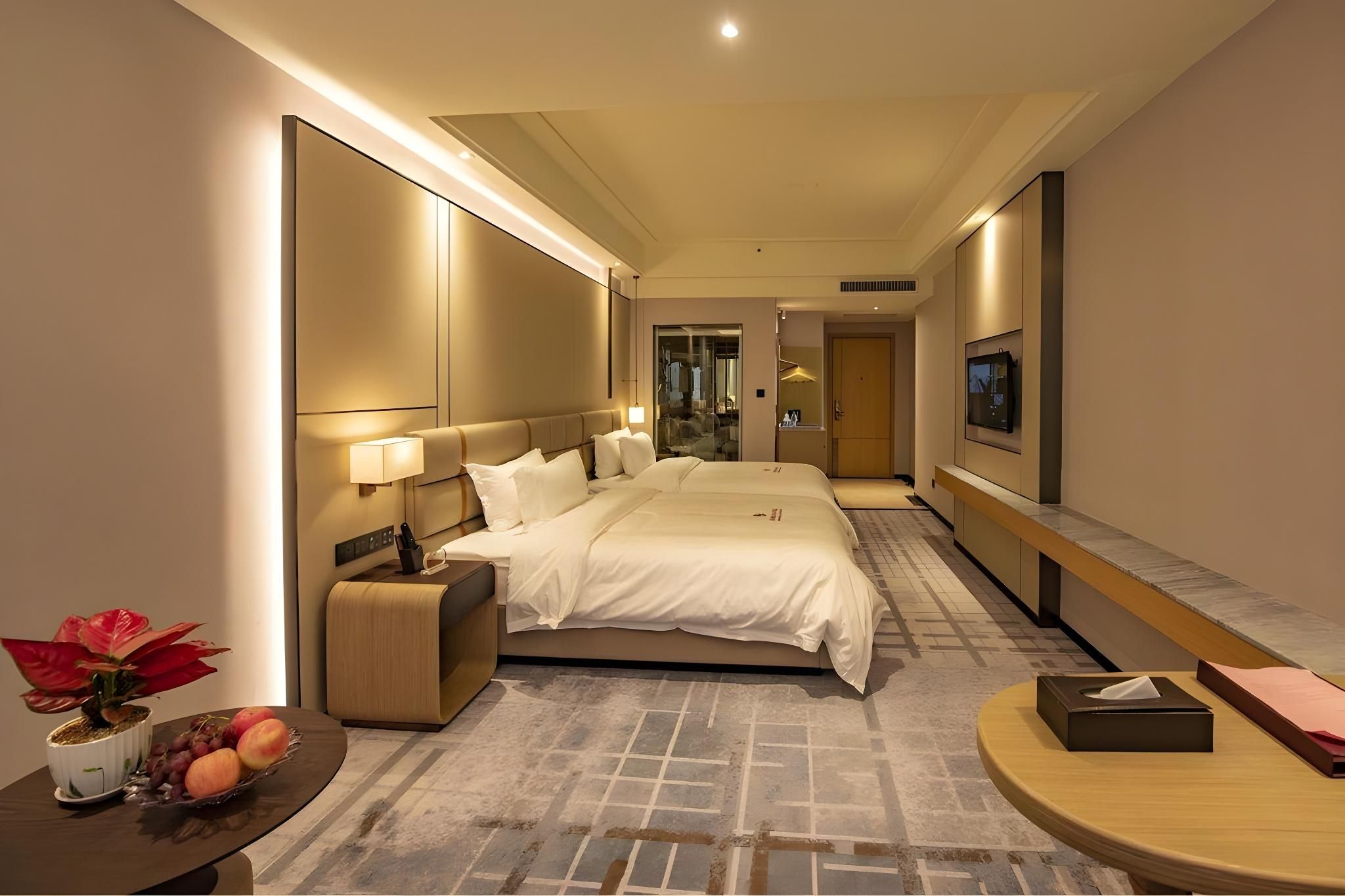 Queen Room with Garden View