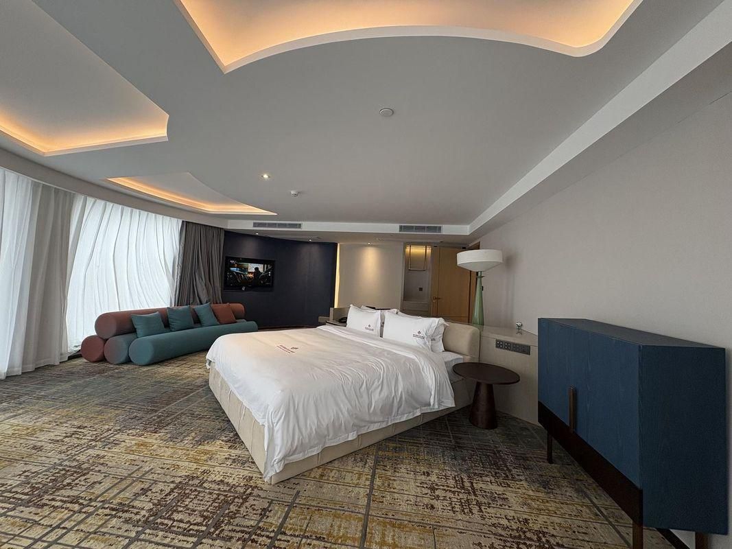 Panorama Suite (East Wing)