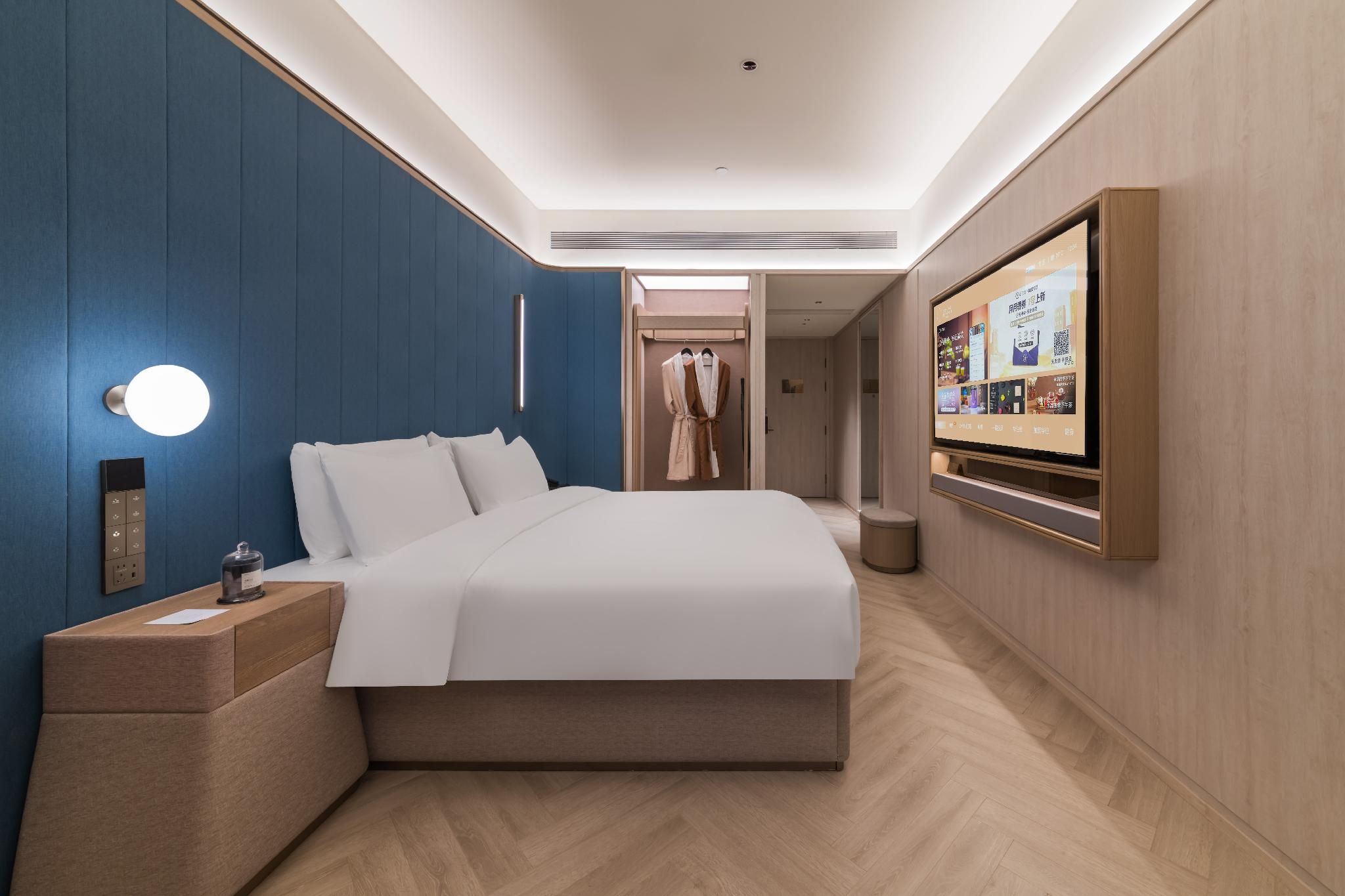 Hotel Queen Room