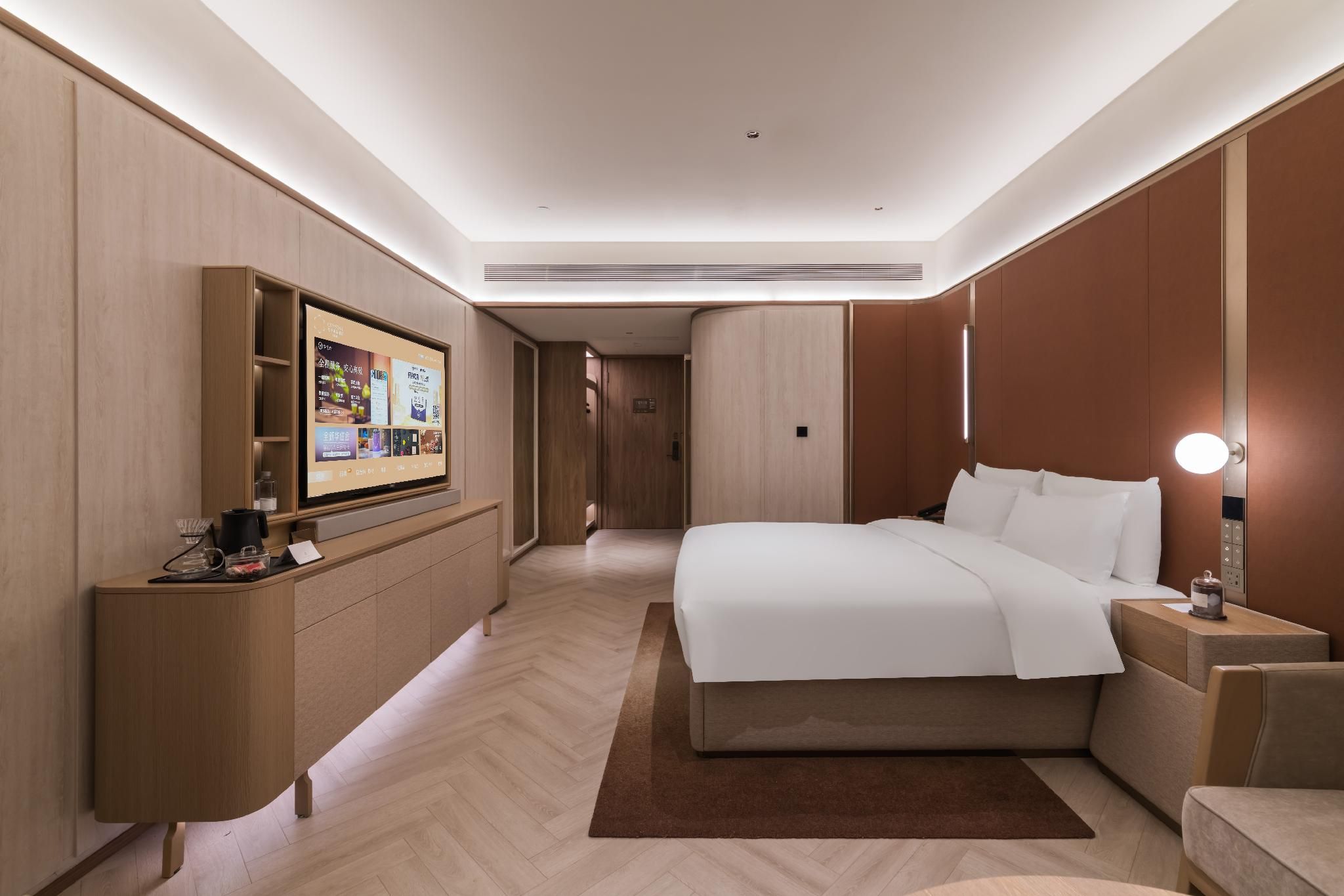 Deluxe Room Queen