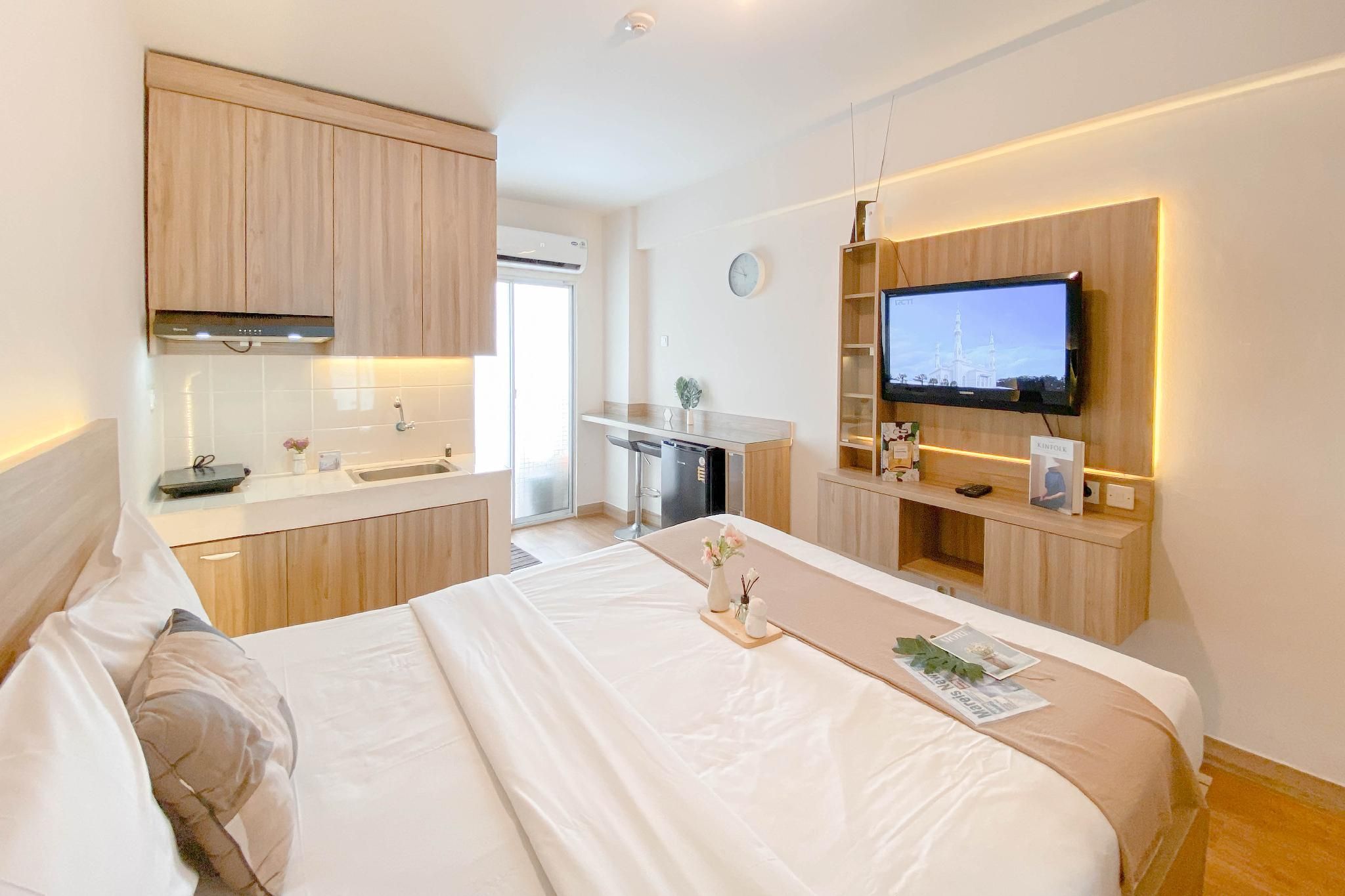 Well Furnished Studio at Cinere Resort By Travelio