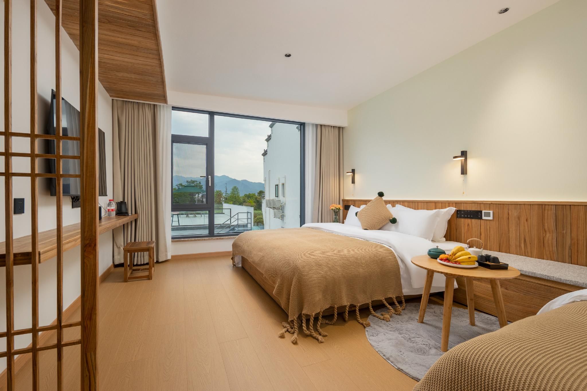 Multi-Party Room