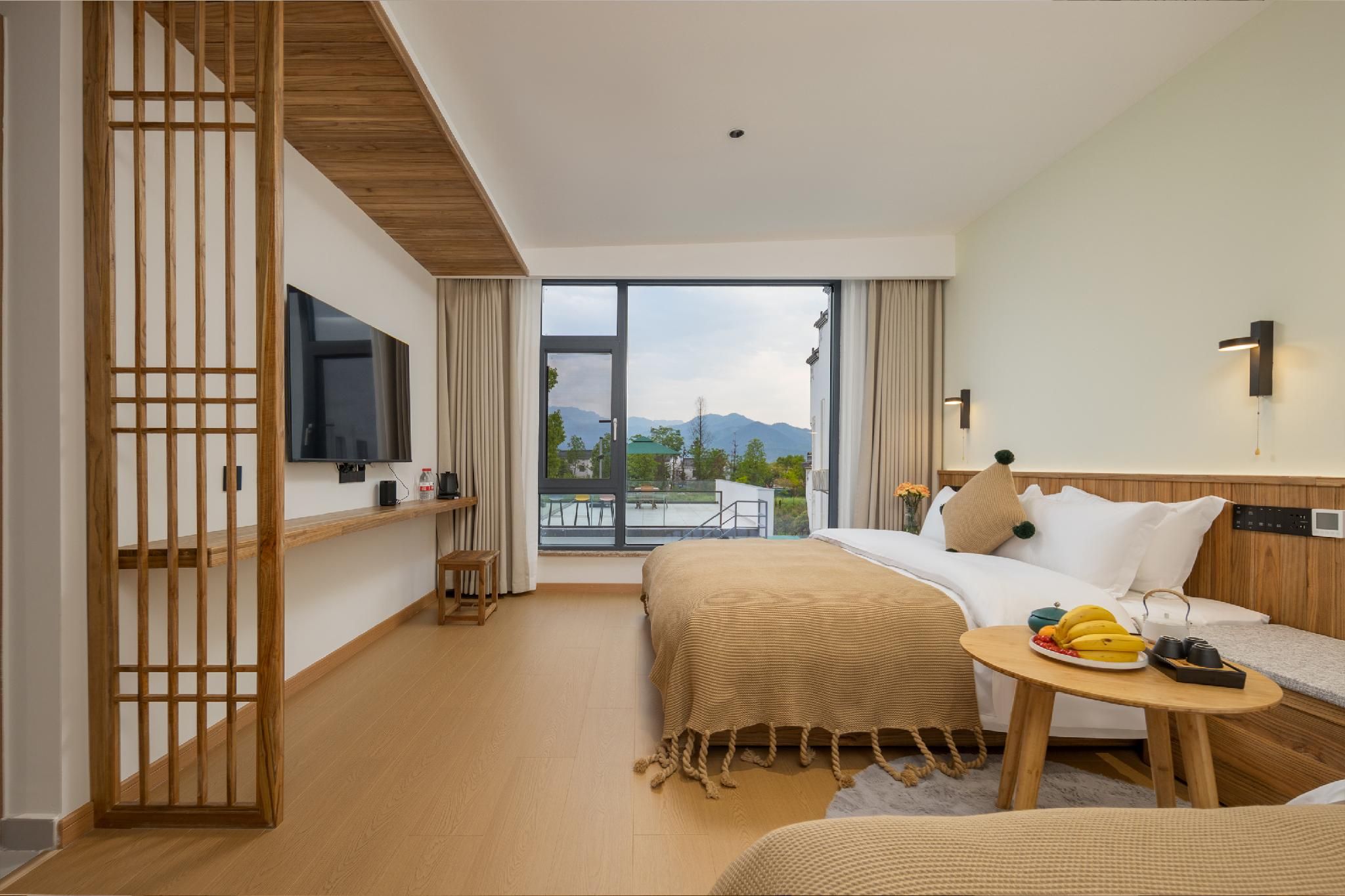 Multi-Party Room