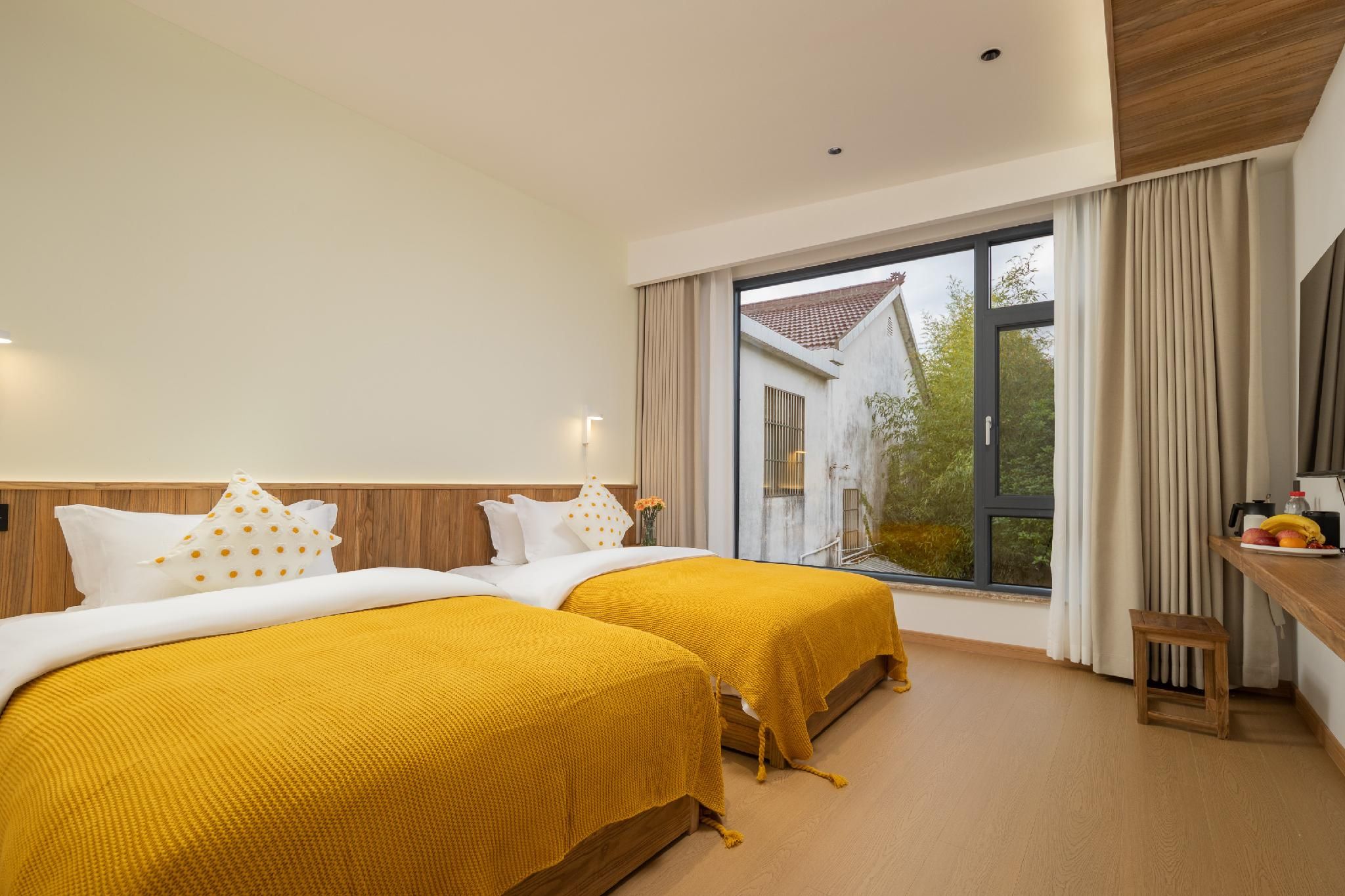 Quintuple Room