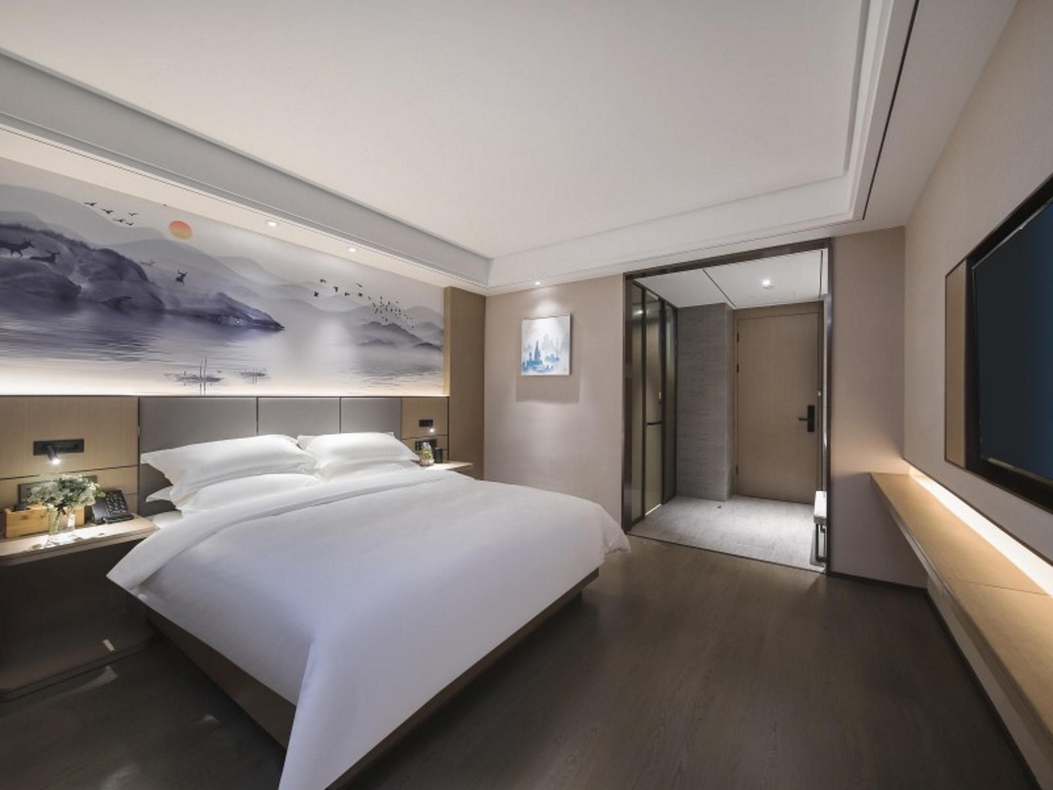 GTI - Intelligent Queen Room