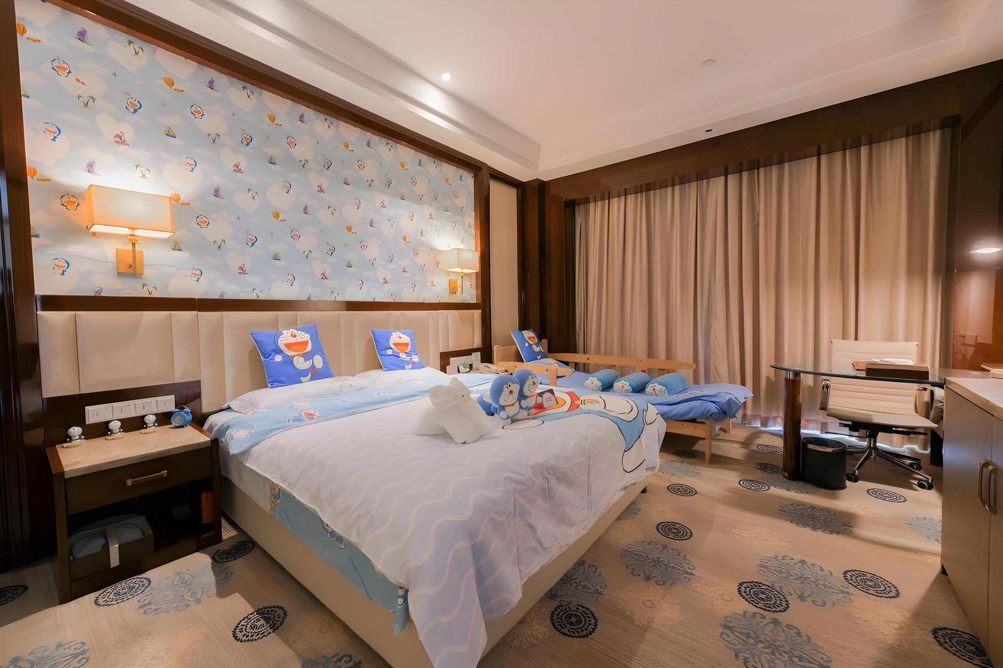 Doraemon Family Suite