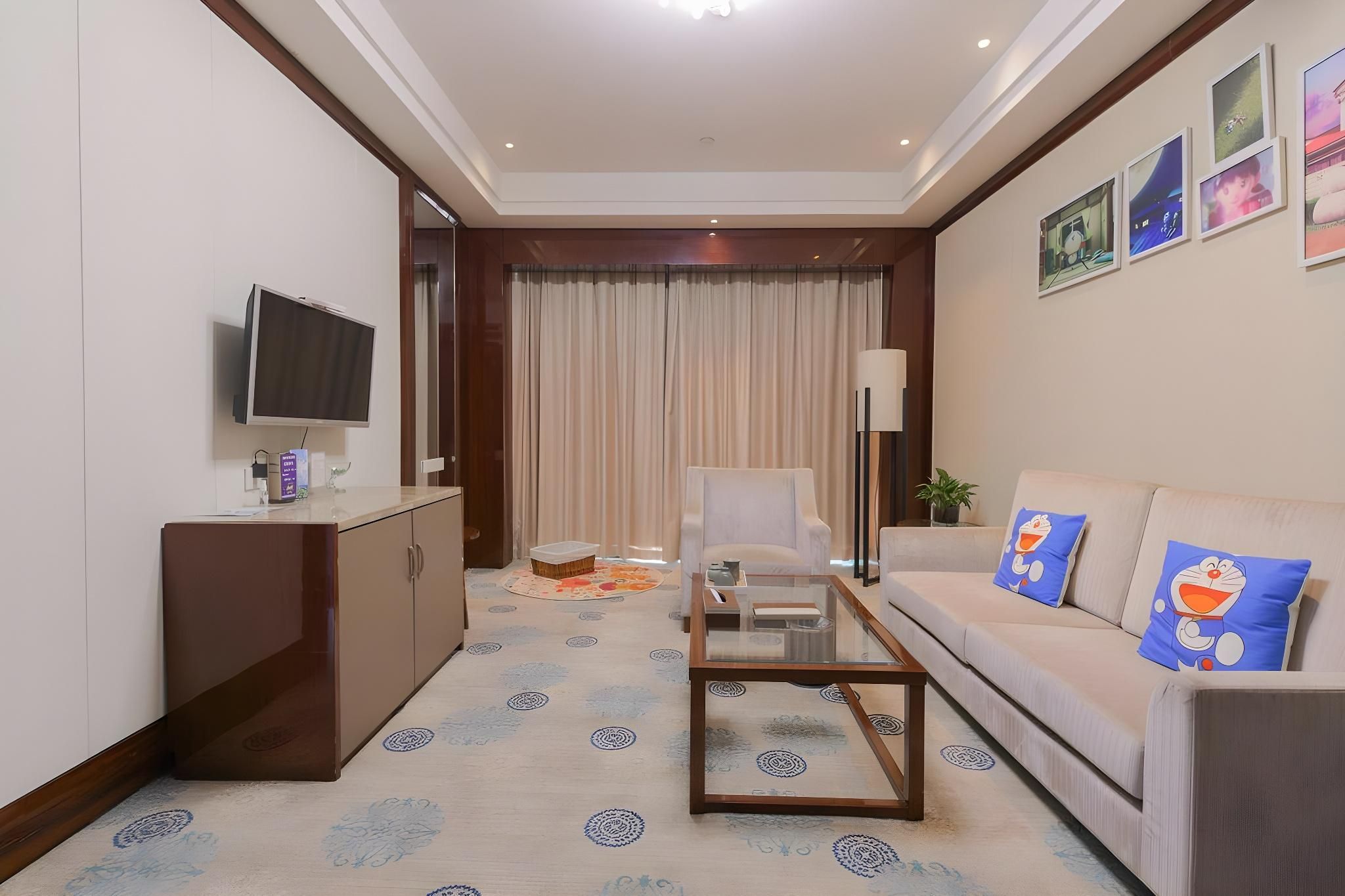 Doraemon Family Suite