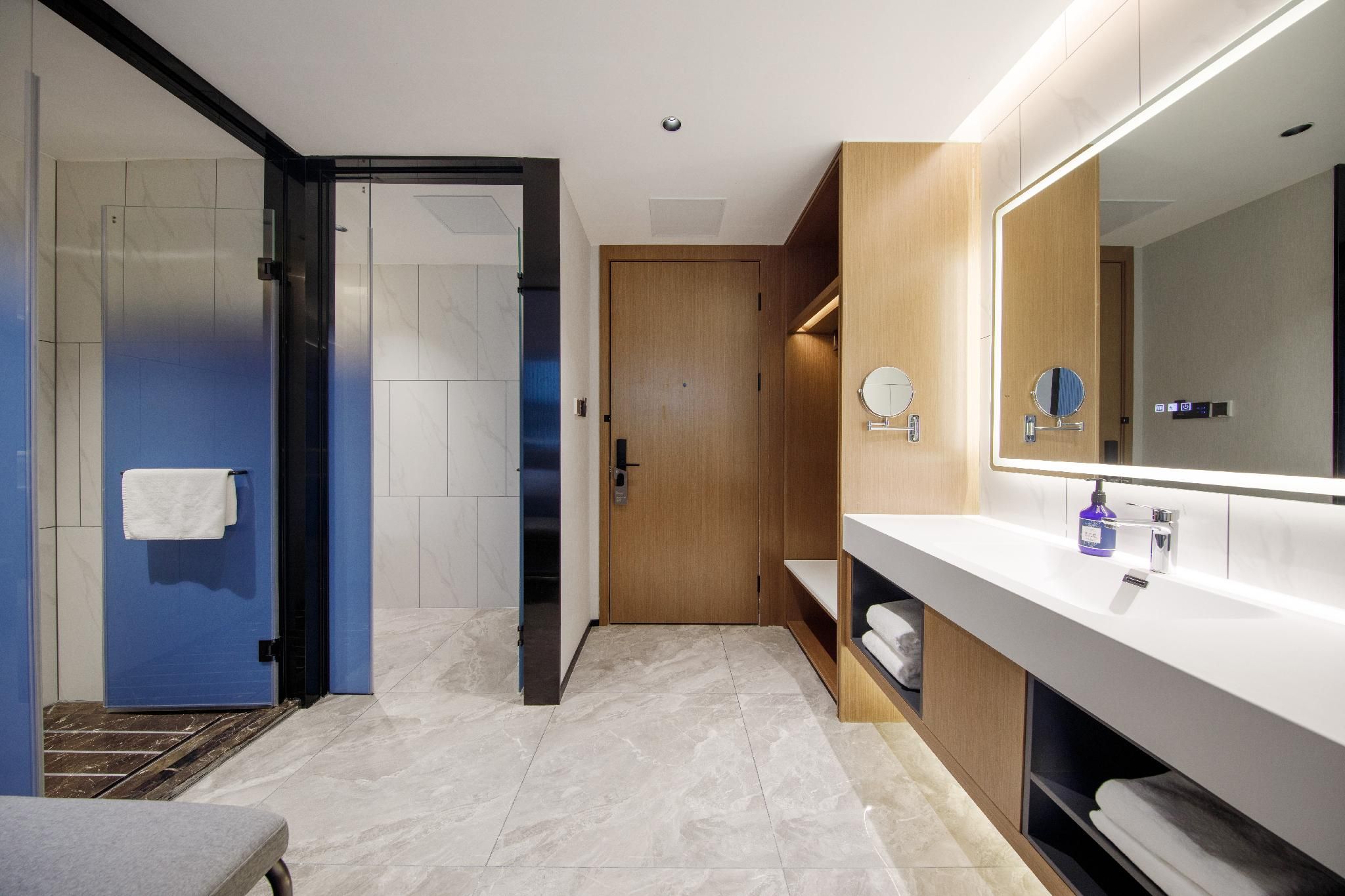 Huazhu - Family Room