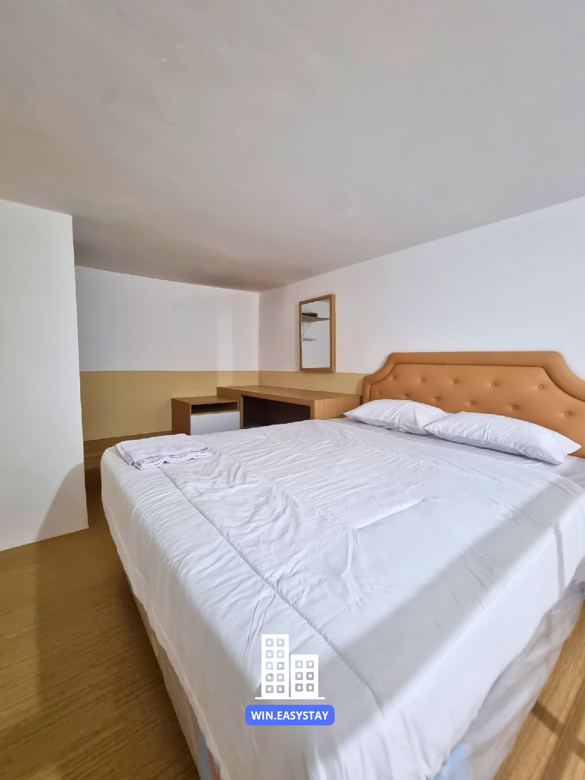 1 - Bedroom City View Apartment with Study