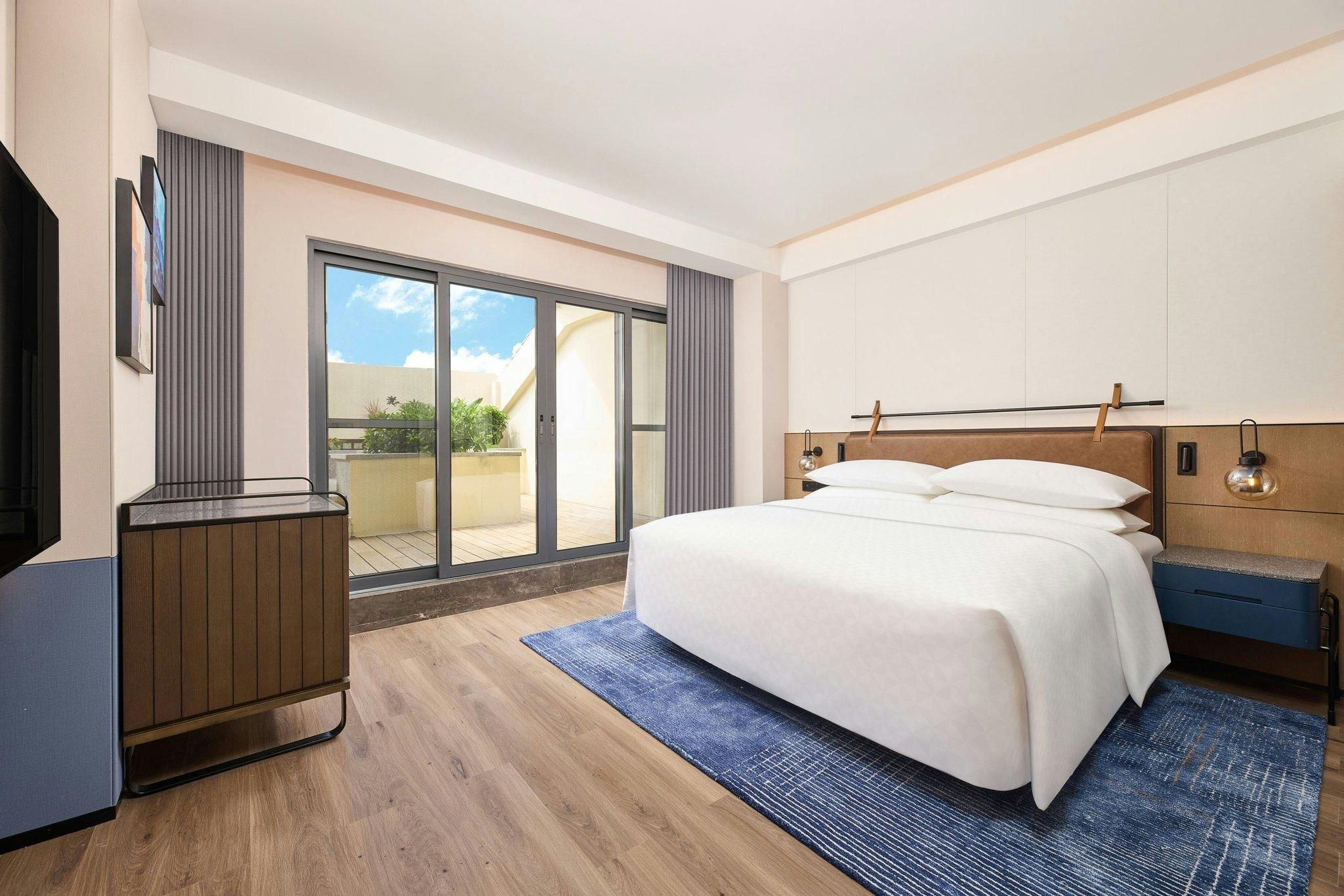 Duplex HotSpring FamSuite, 2 Bedroom Suite, Bedroom 1: 1 King, Bedroom 2: 2 Double